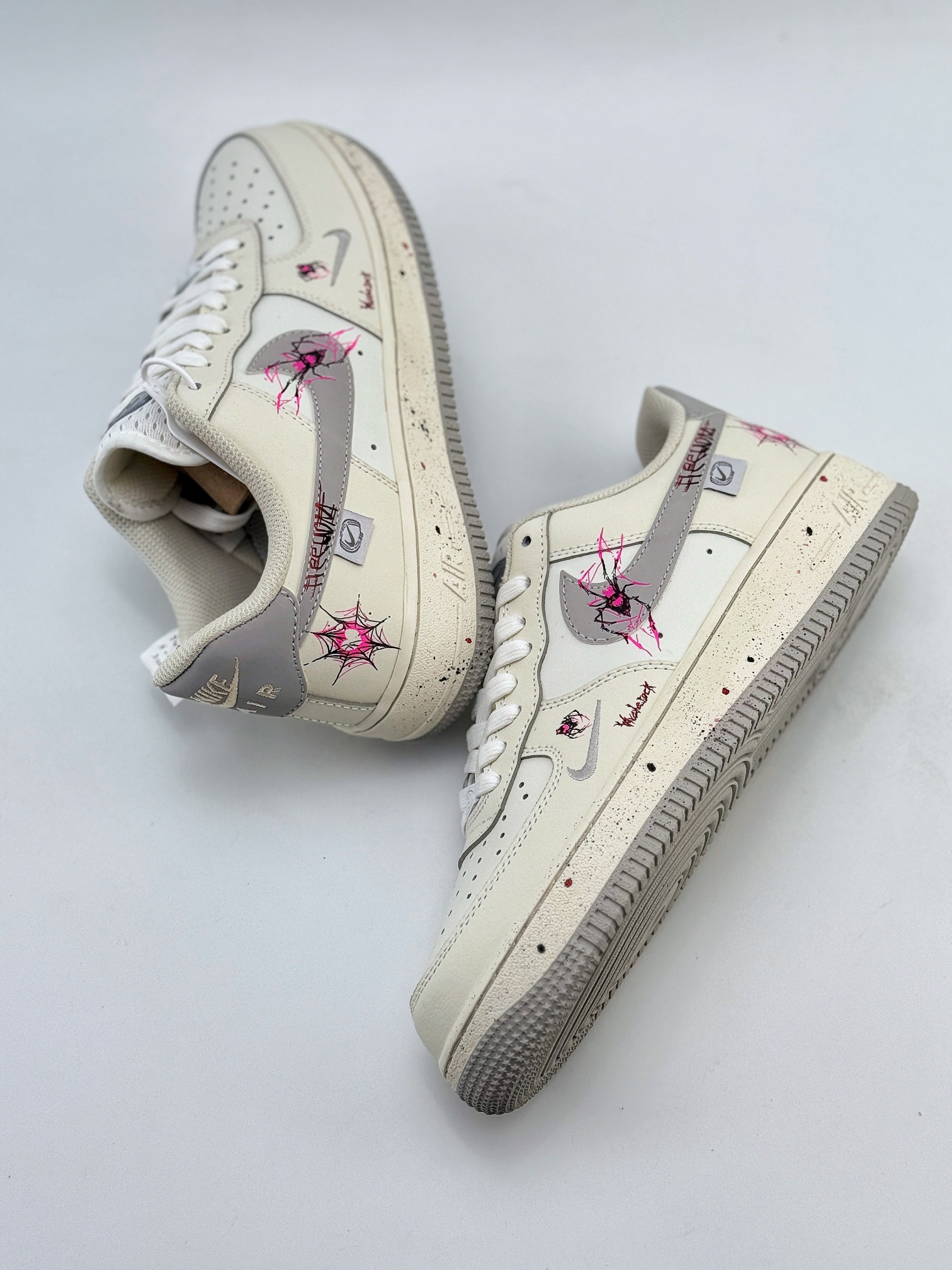 Nike Air Force 1 Low 07 白灰涂鸦 FB1893-333