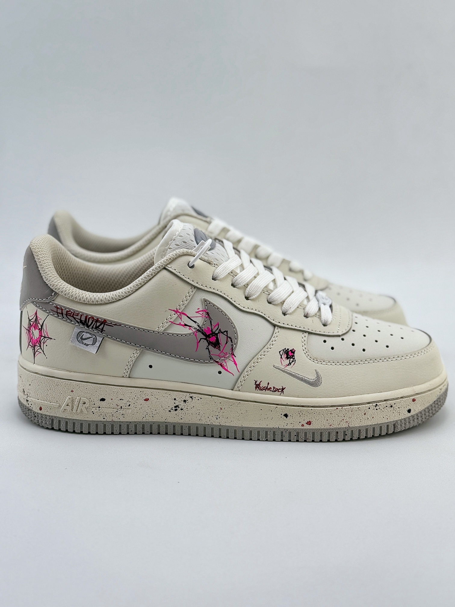 Nike Air Force 1 Low 07 白灰涂鸦 FB1893-333