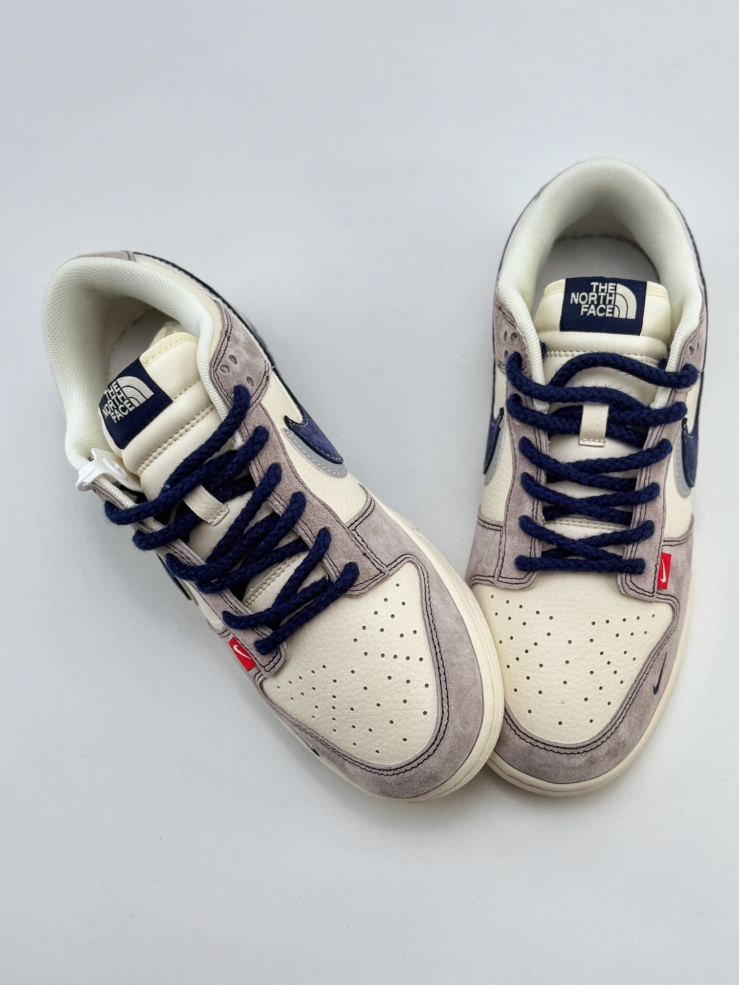 Nike SB Dunk Low x The North Face 米灰蓝双钩  SJ1089-010