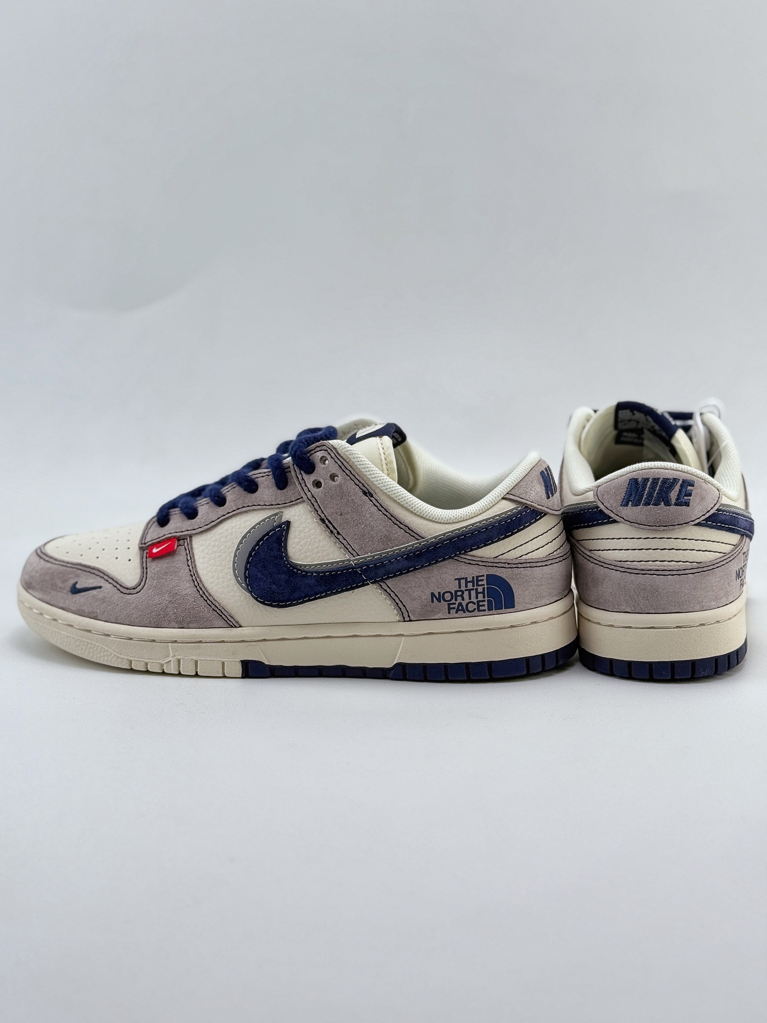 Nike SB Dunk Low x The North Face 米灰蓝双钩  SJ1089-010