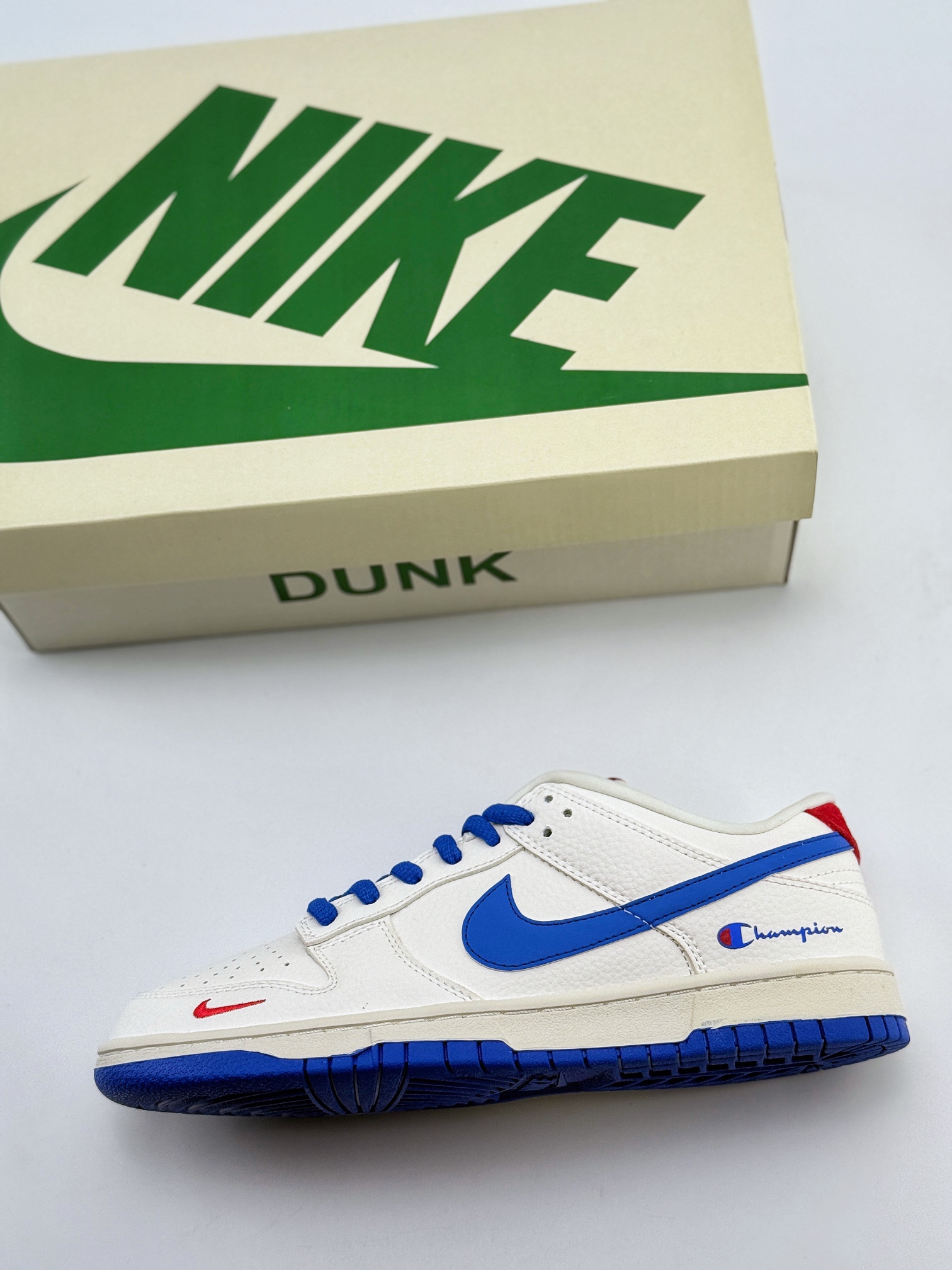 Nike SB Dunk Low x Champion 白蓝红小钩  KK1333-001