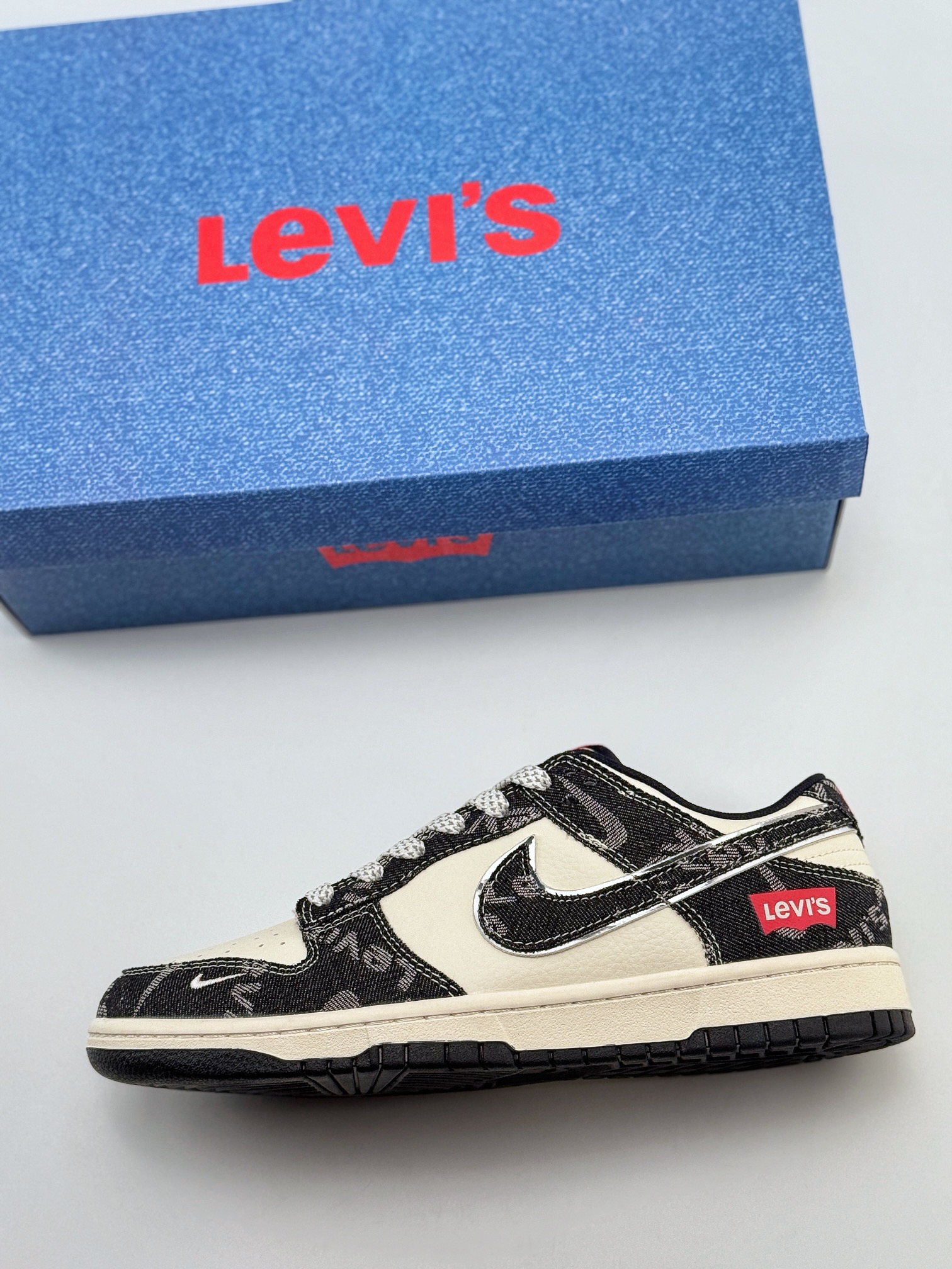 Nike SB Dunk Low x Levi's 米黑牛仔布满天星  XX2025-109