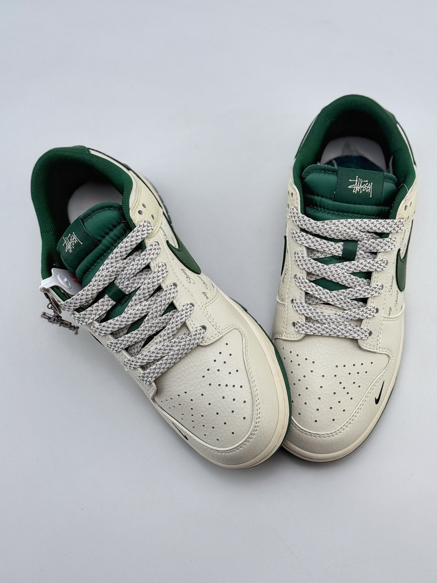 Nike SB Dunk Low x Stussy 米绿小钩满天星  XY1688-013