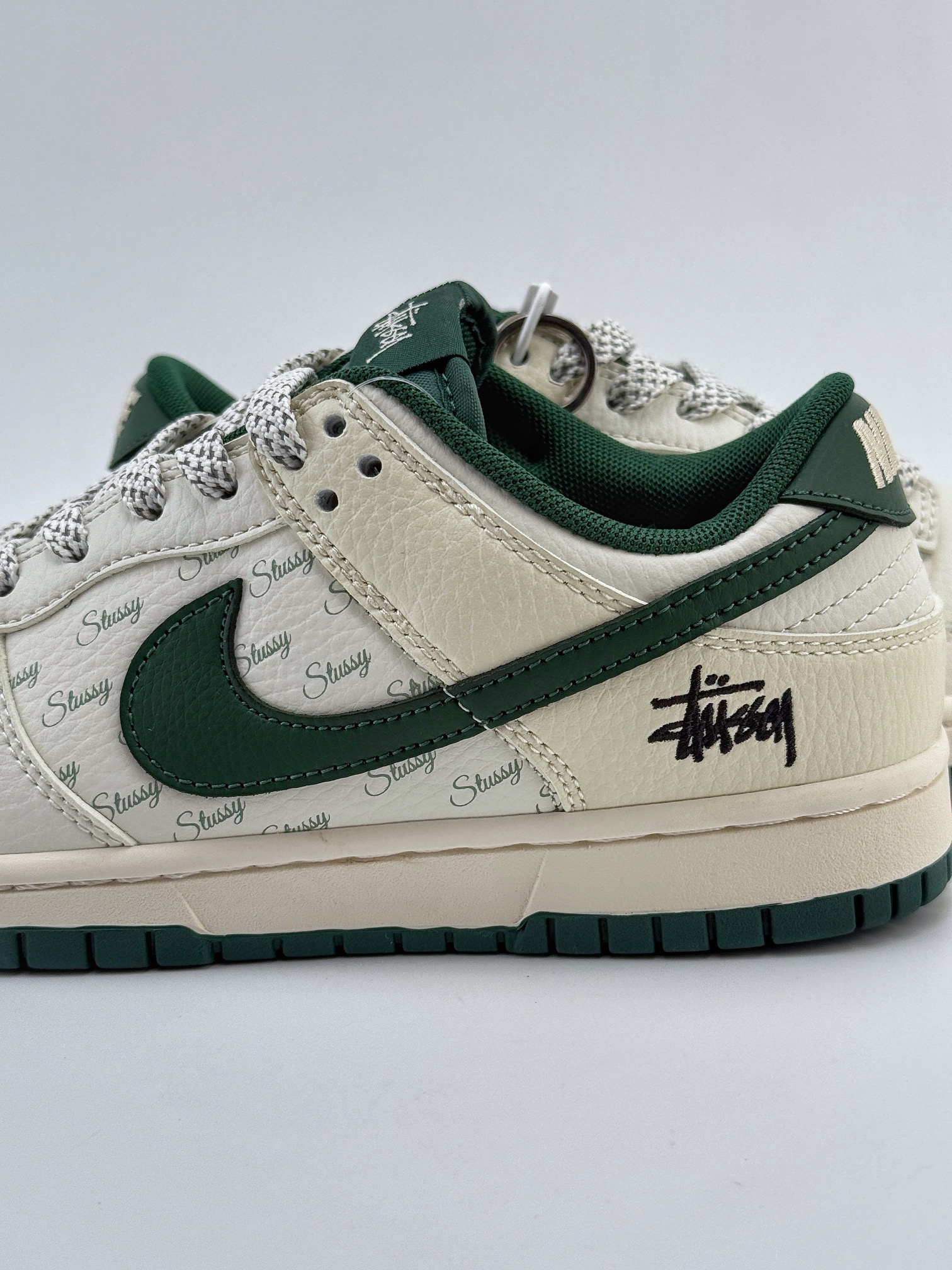 Nike SB Dunk Low x Stussy 米绿小钩满天星  XY1688-013