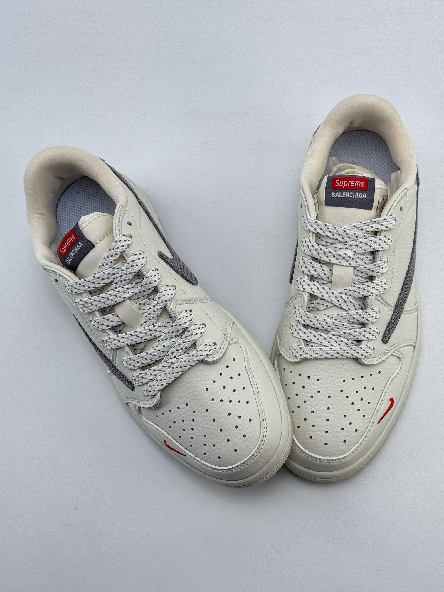 Travis Scott x Nike Air Jordan 1 Low x Supreme x Balenciaga 米灰 Air Jordan 1 Low 反转米灰满天星倒钩  JH6088-607