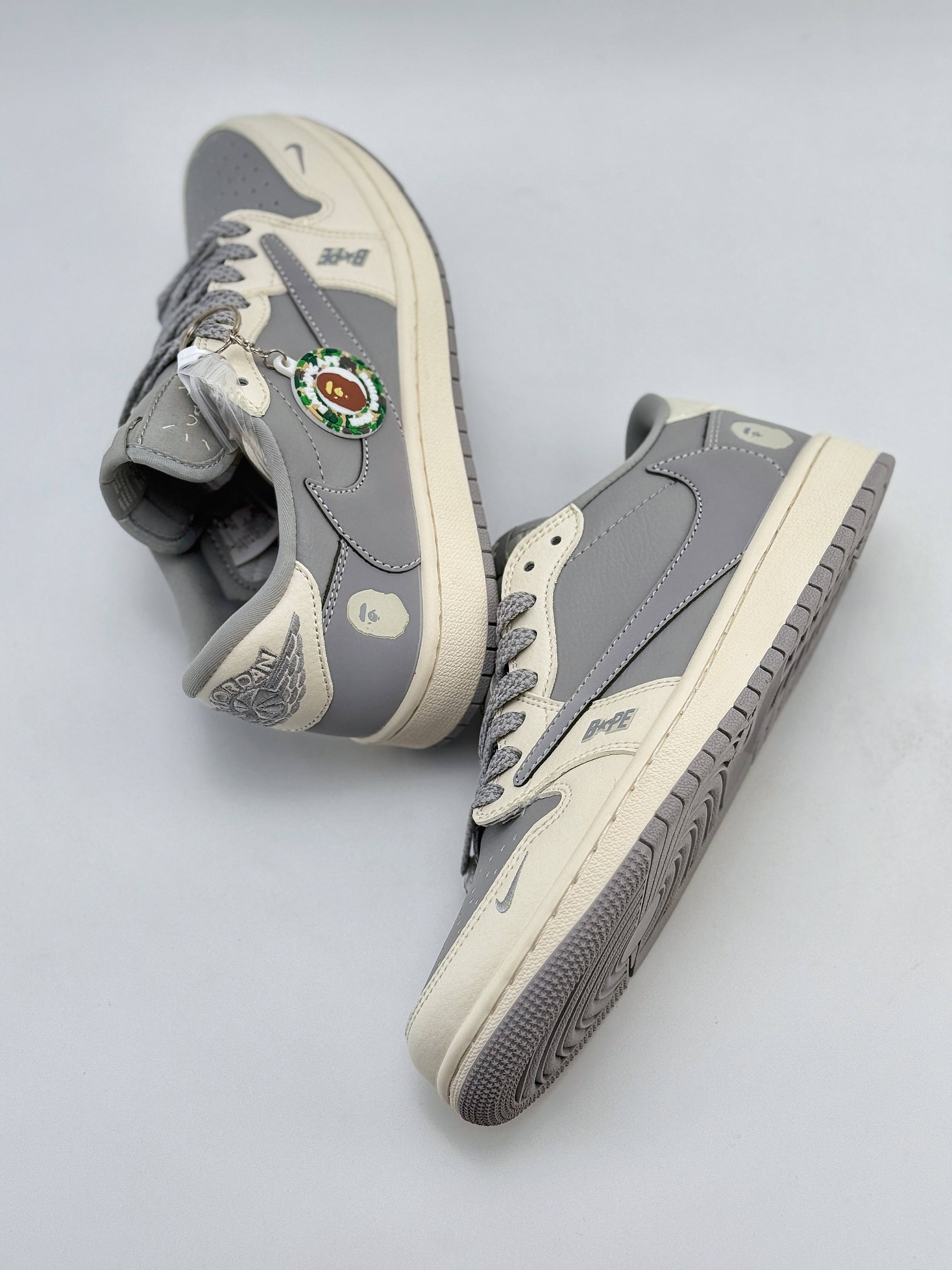 Travis Scott x Nike Air Jordan 1 Low x BAPE 米灰小钩 Air Jordan 1 Low 反转米灰小钩满天星倒钩  BB6511-625