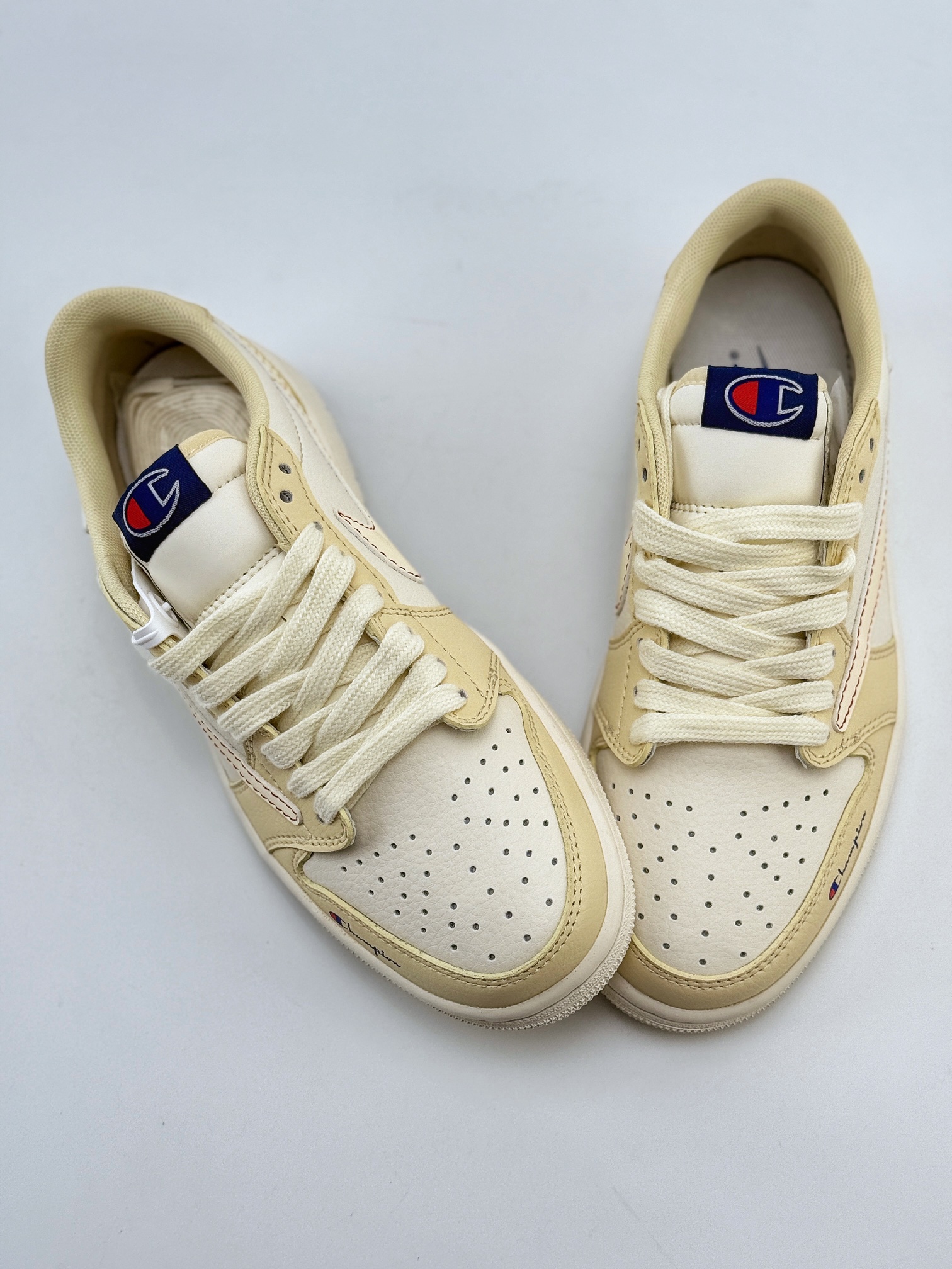 Travis Scott x Nike Air Jordan 1 Low x Champion 米黄 Air Jordan 1 Low 反转米蓝倒钩  QY1188-123