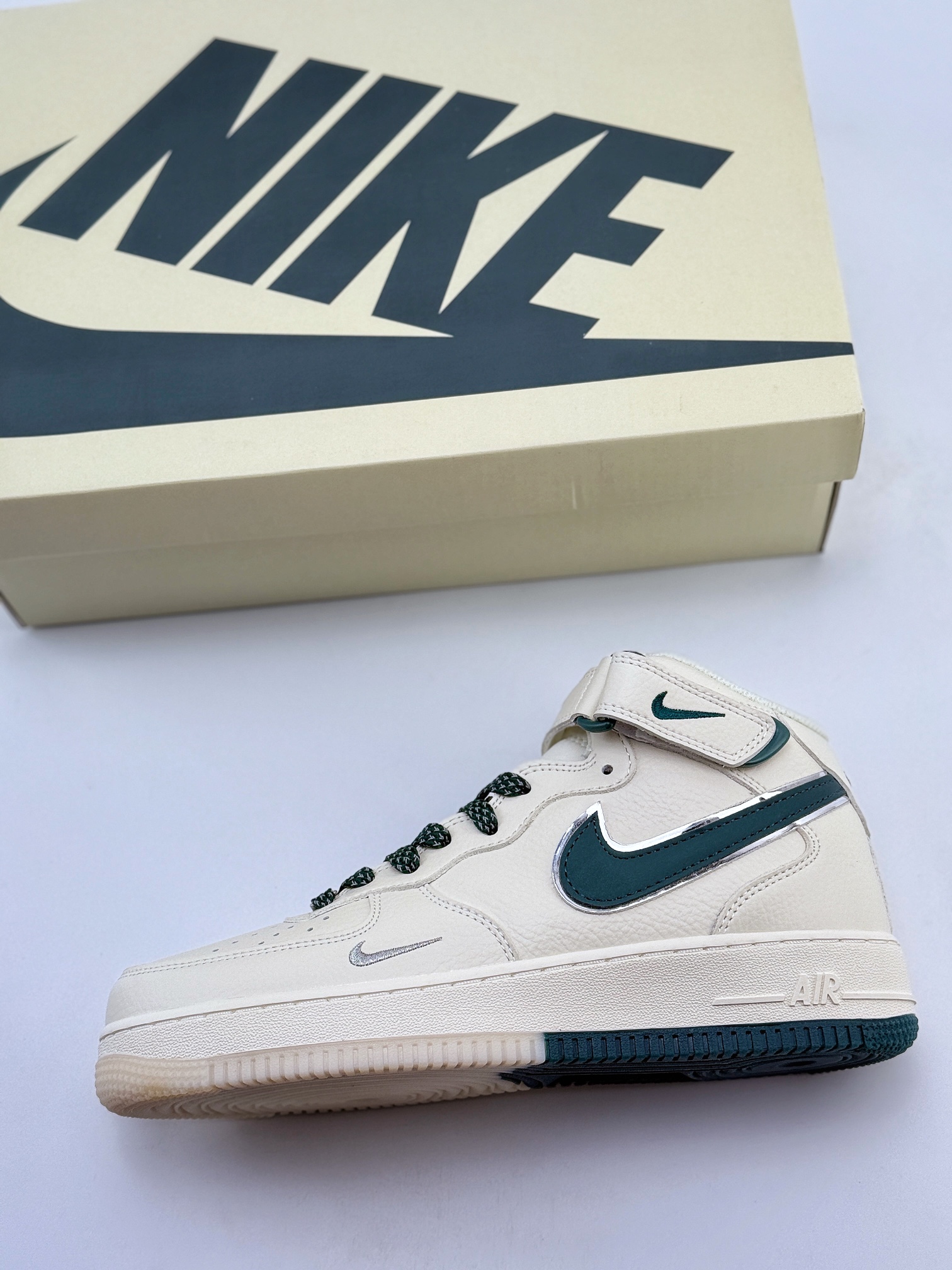 Nike Air Force 1 Mid 07 白绿满天星 XL0236-235