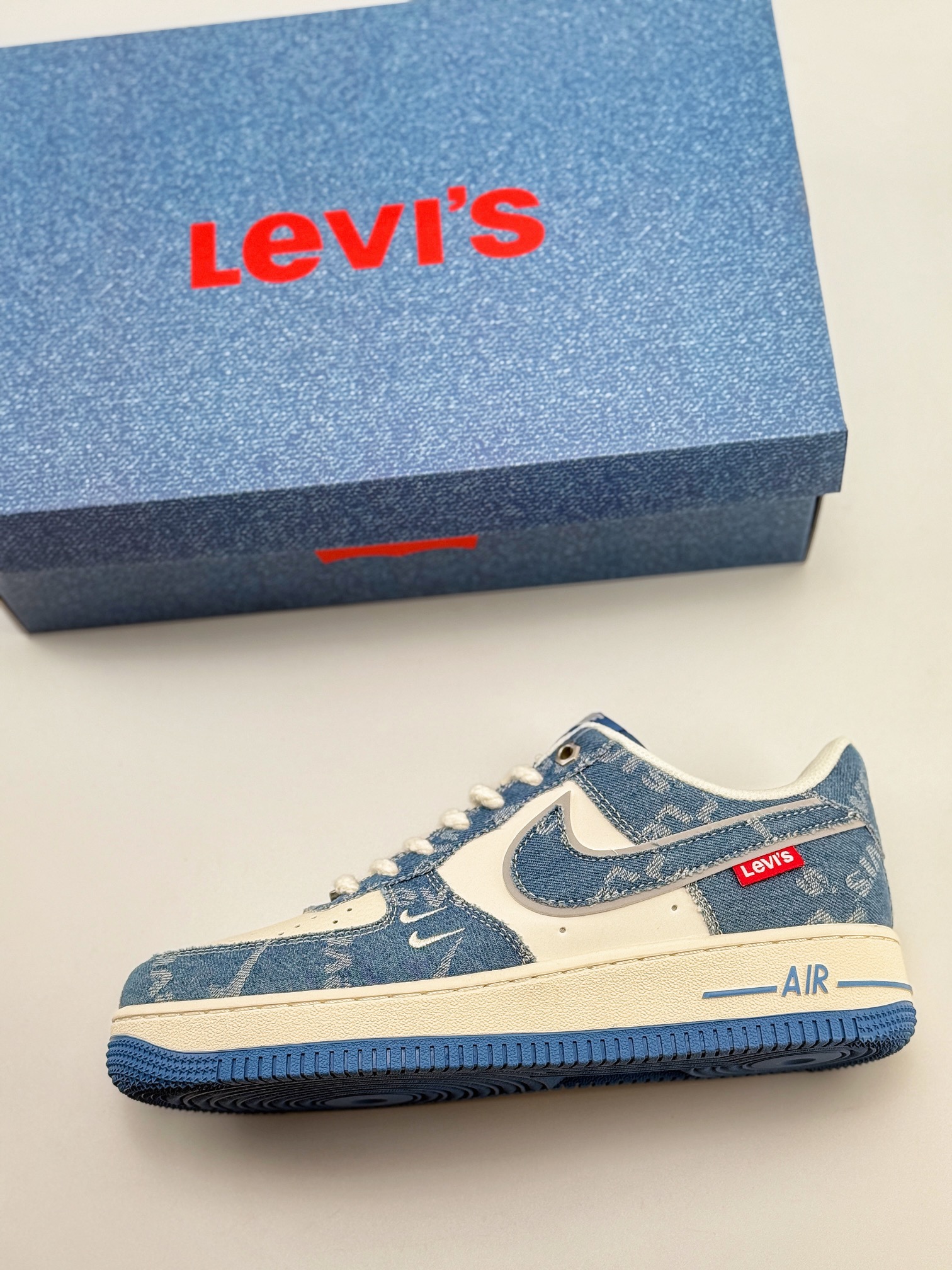 Nike Air Force 1 Low 07 x Levi's 白蓝牛仔布  SJ6698-003