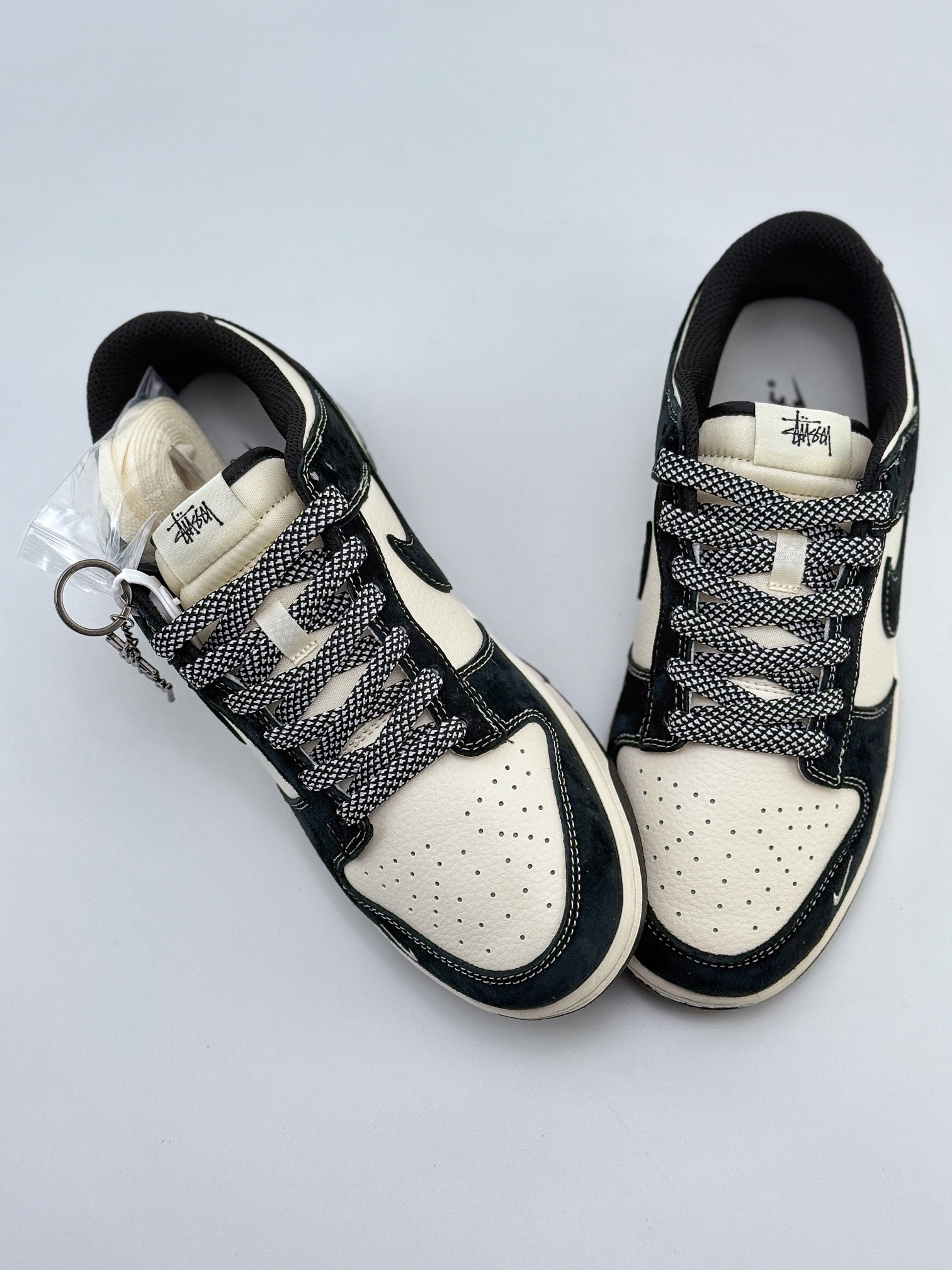 Nike SB Dunk Low x Stussy 米黑满天星 BB9898-008