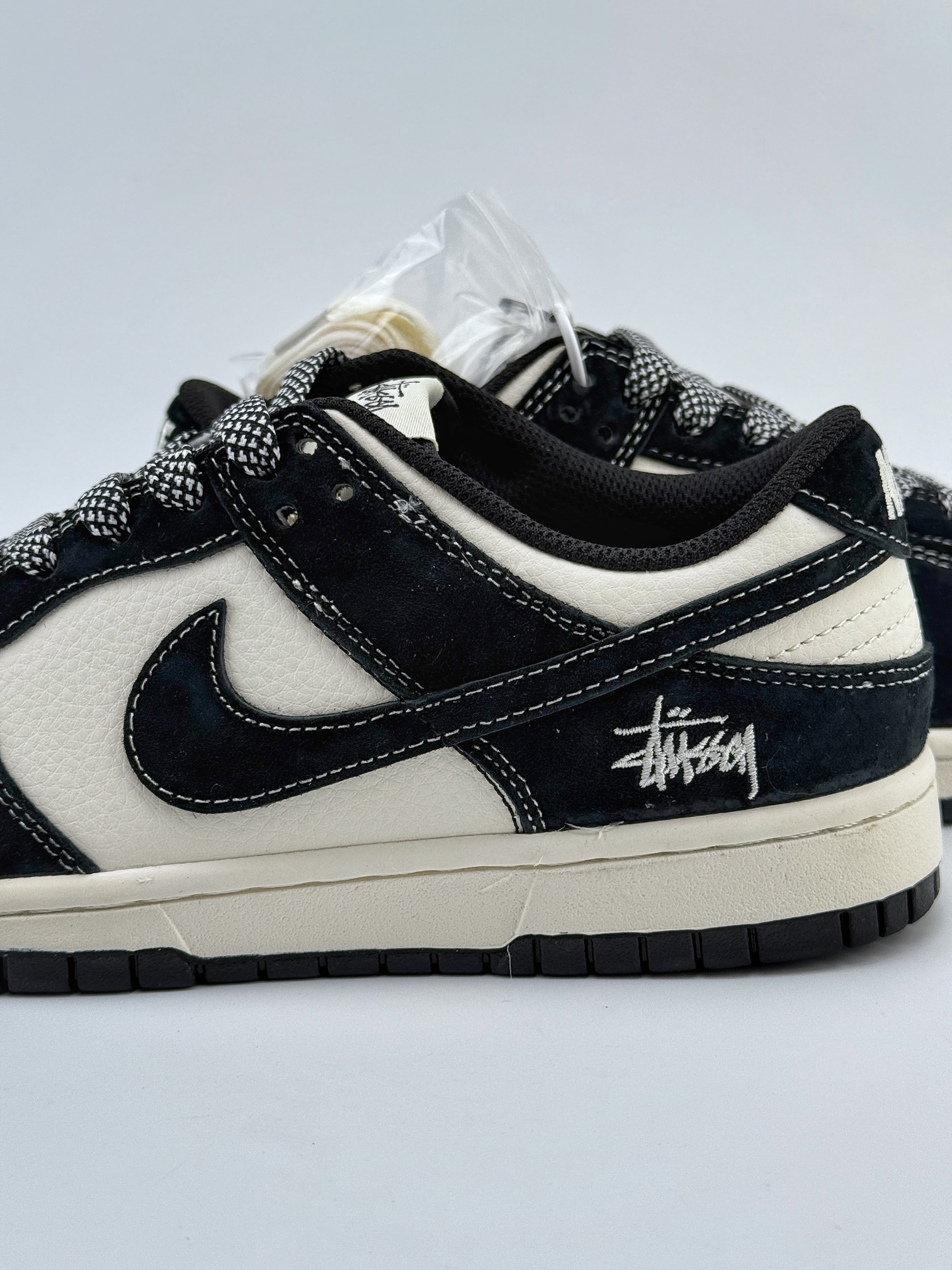 Nike SB Dunk Low x Stussy 米黑满天星 BB9898-008