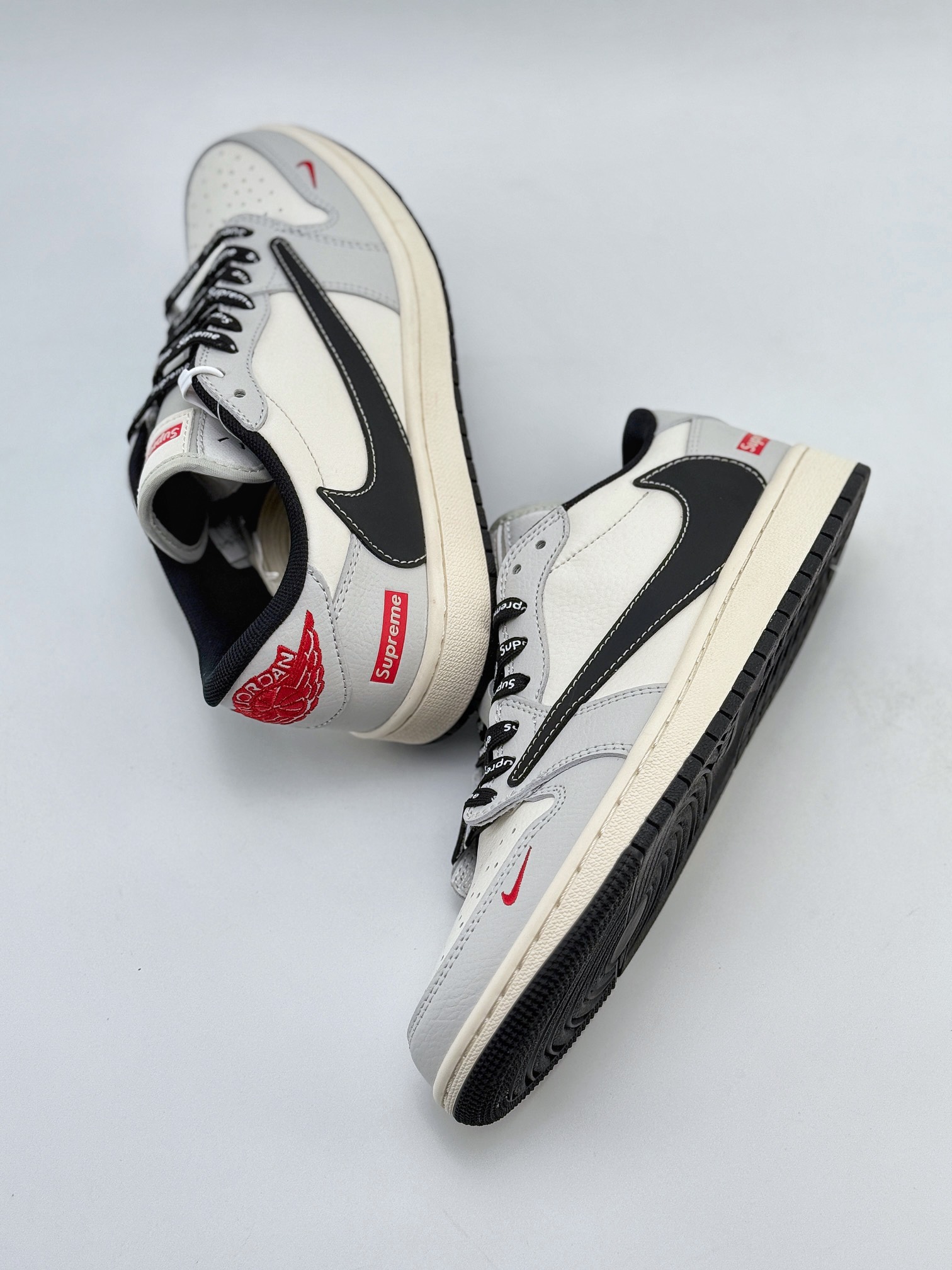 Travis Scott x Nike Air Jordan 1 Low x Supreme 米黑红 Air Jordan 1 Low 反转米黑红小钩倒钩 SJ2068-119