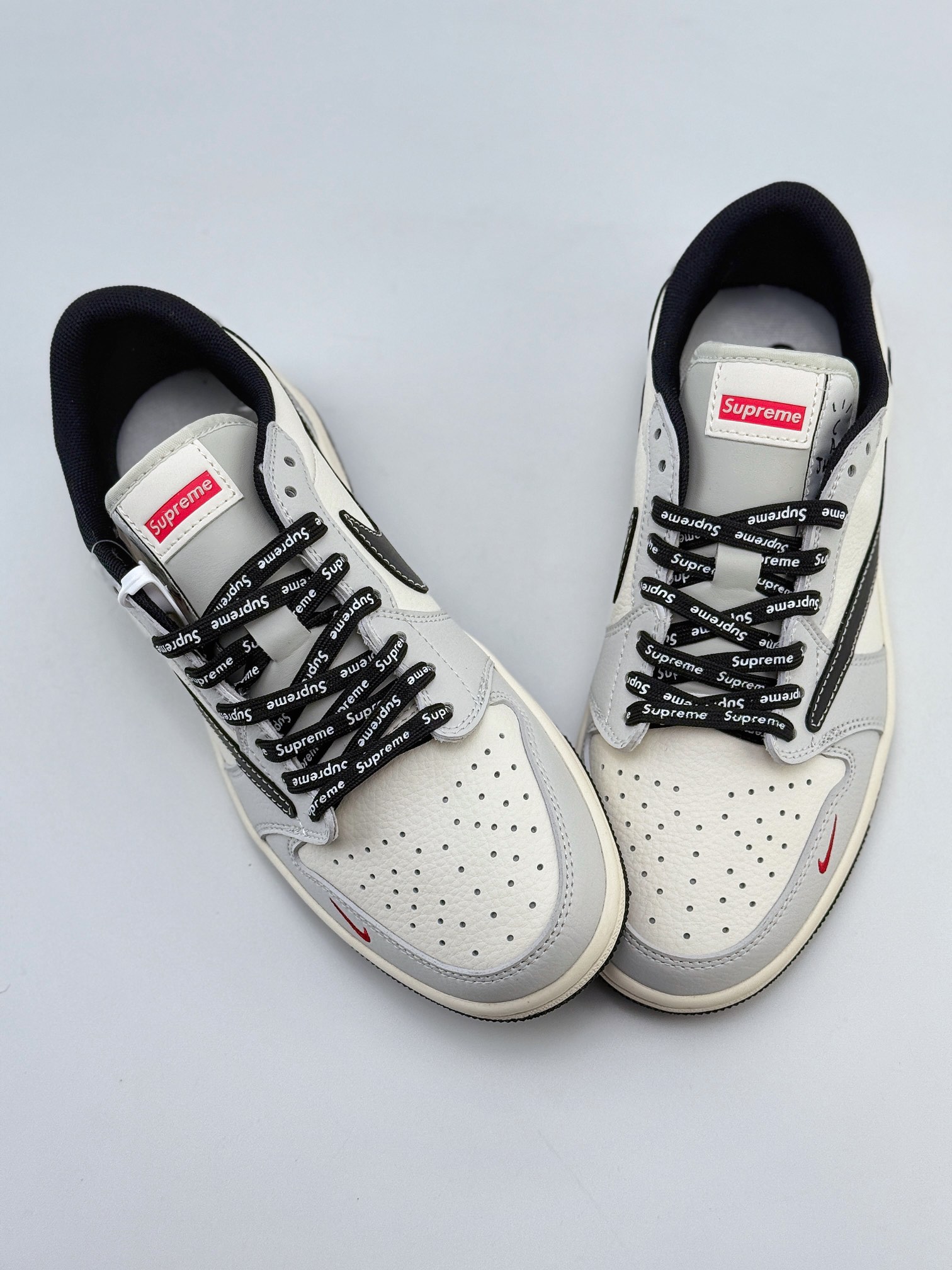 Travis Scott x Nike Air Jordan 1 Low x Supreme 米黑红 Air Jordan 1 Low 反转米黑红小钩倒钩 SJ2068-119