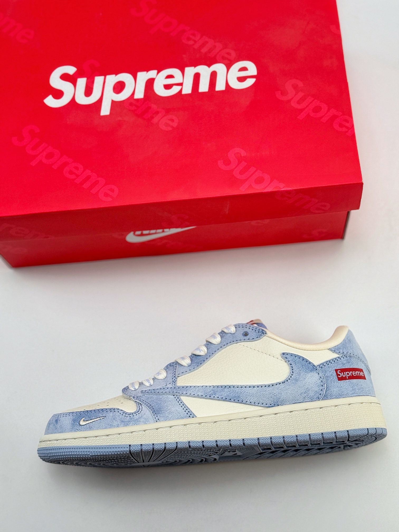 Travis Scott x Nike Air Jordan 1 Low x Supreme 米蓝 Air Jordan 1 Low 反转米蓝小钩倒钩  CH6336-010