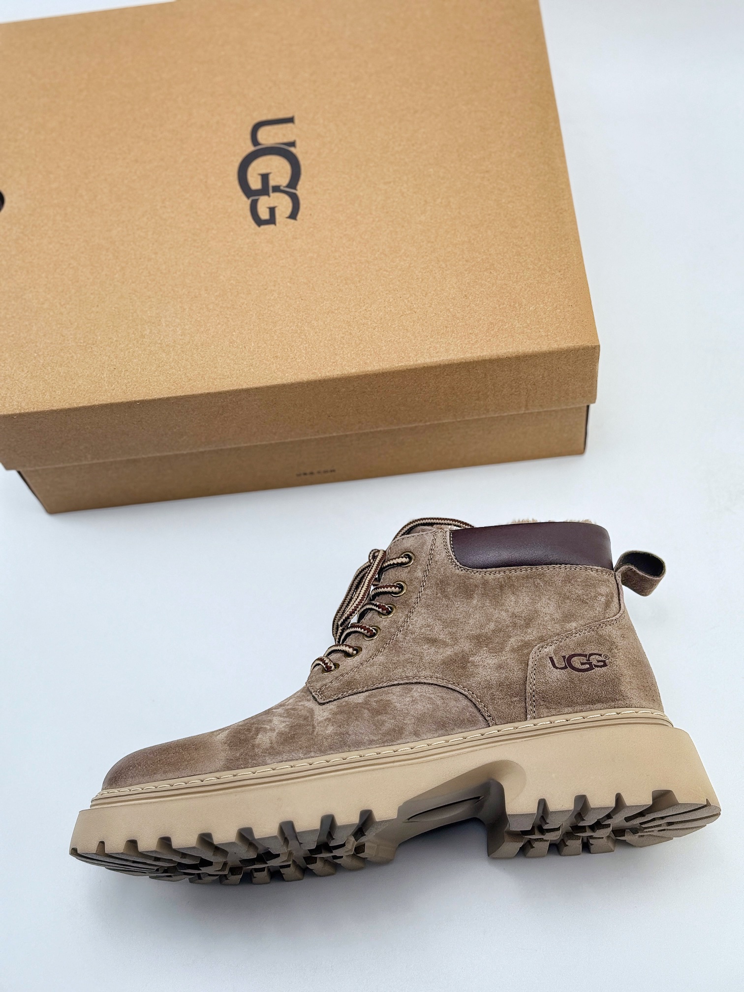 新货UGG 2024秋冬新品（毛绒一体内里保暖锁热） 秋冬必备 户外中帮休闲马丁靴雪地靴系列