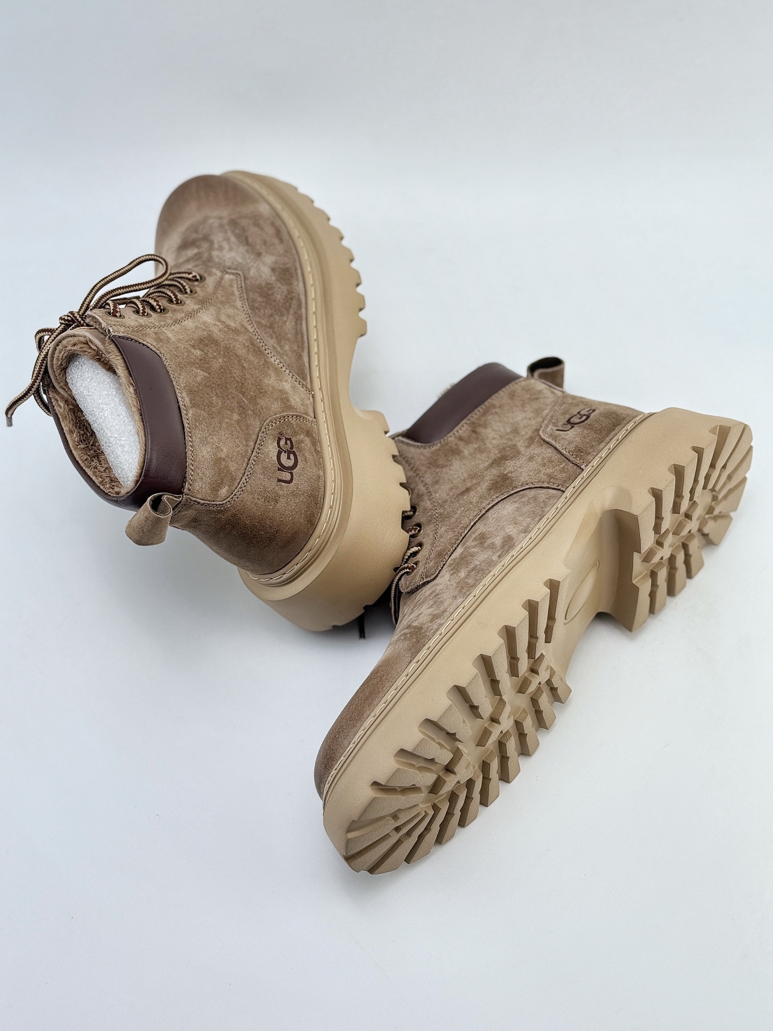 新货UGG 2024秋冬新品（毛绒一体内里保暖锁热） 秋冬必备 户外中帮休闲马丁靴雪地靴系列