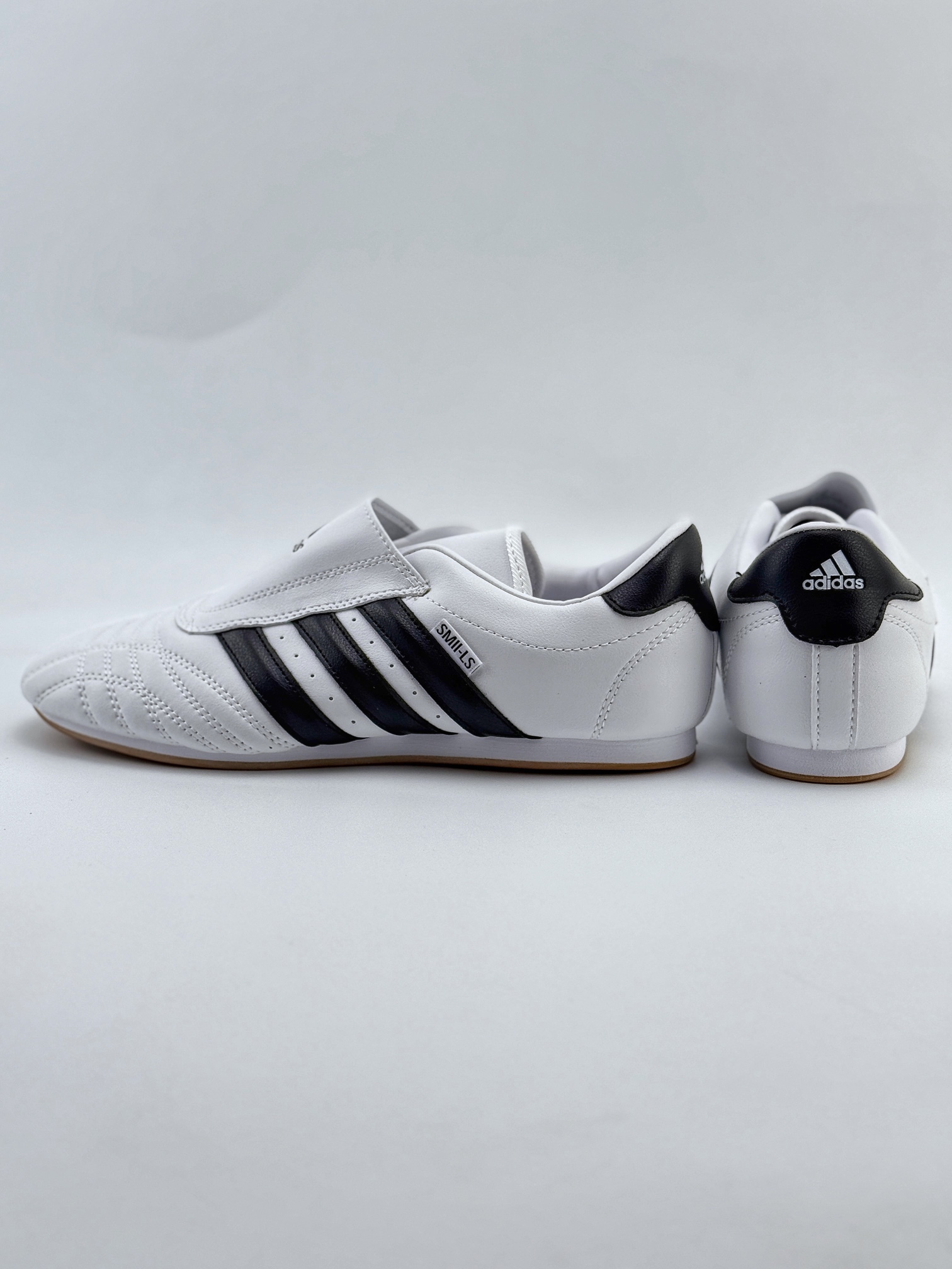 adidas Originals TAEKWONDO 百搭单品 跆拳道薄底鞋  JQ4774