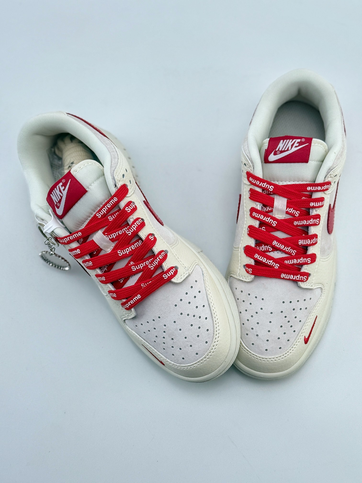 Nike SB Dunk Low x Supreme 米红小钩 KK1333-002