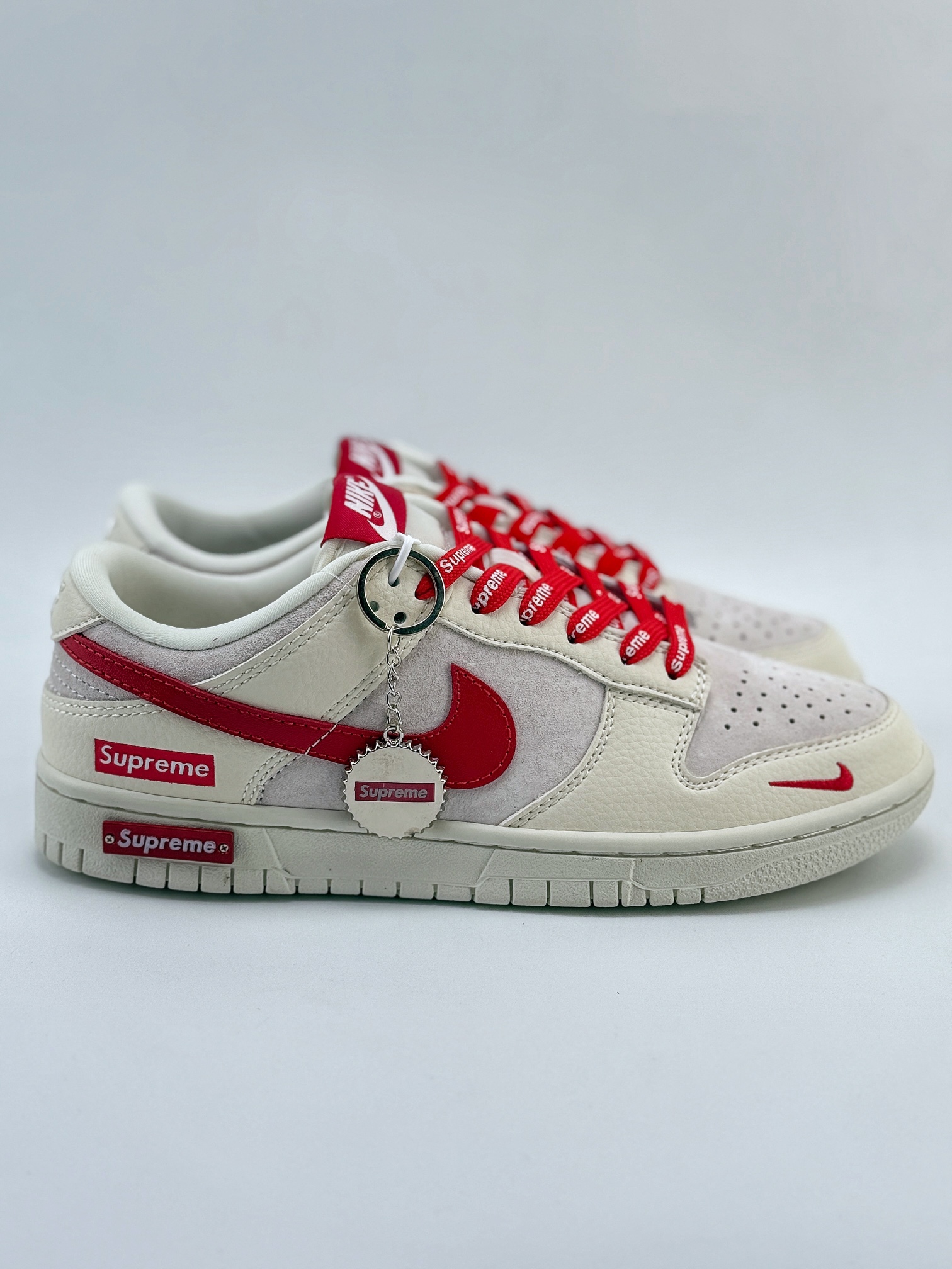 Nike SB Dunk Low x Supreme 米红小钩 KK1333-002