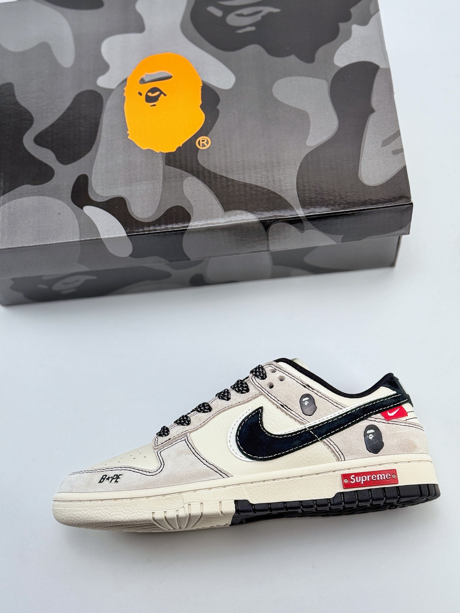 Nike SB Dunk Low x BAPE 白黑双钩满天星  MM1089-017