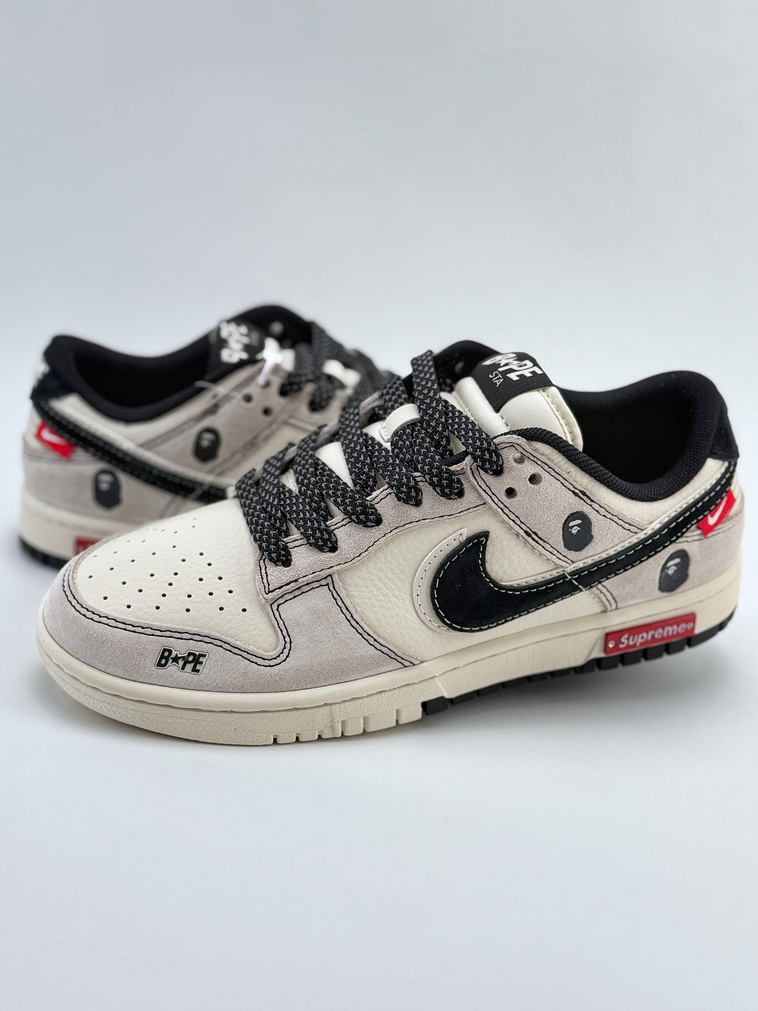 Nike SB Dunk Low x BAPE 白黑双钩满天星  MM1089-017