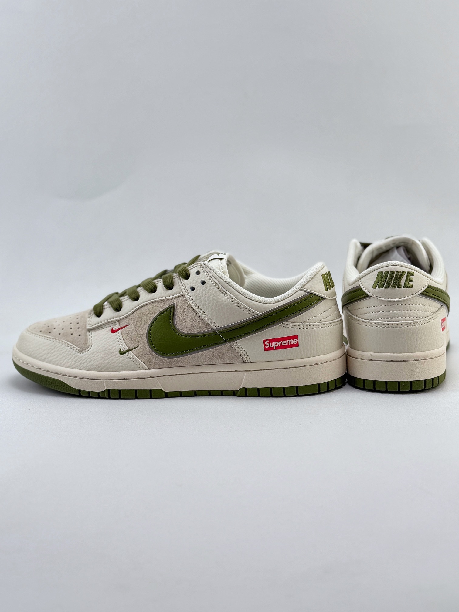 Nike SB Dunk Low x Supreme 米绿双钩  XX2025-689