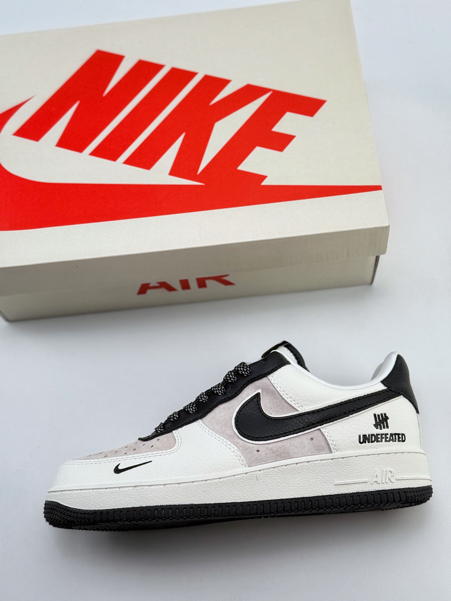 Nike Air Force 1 Low 07 x UNDEFEATED 白黑满天星 KK1988-003