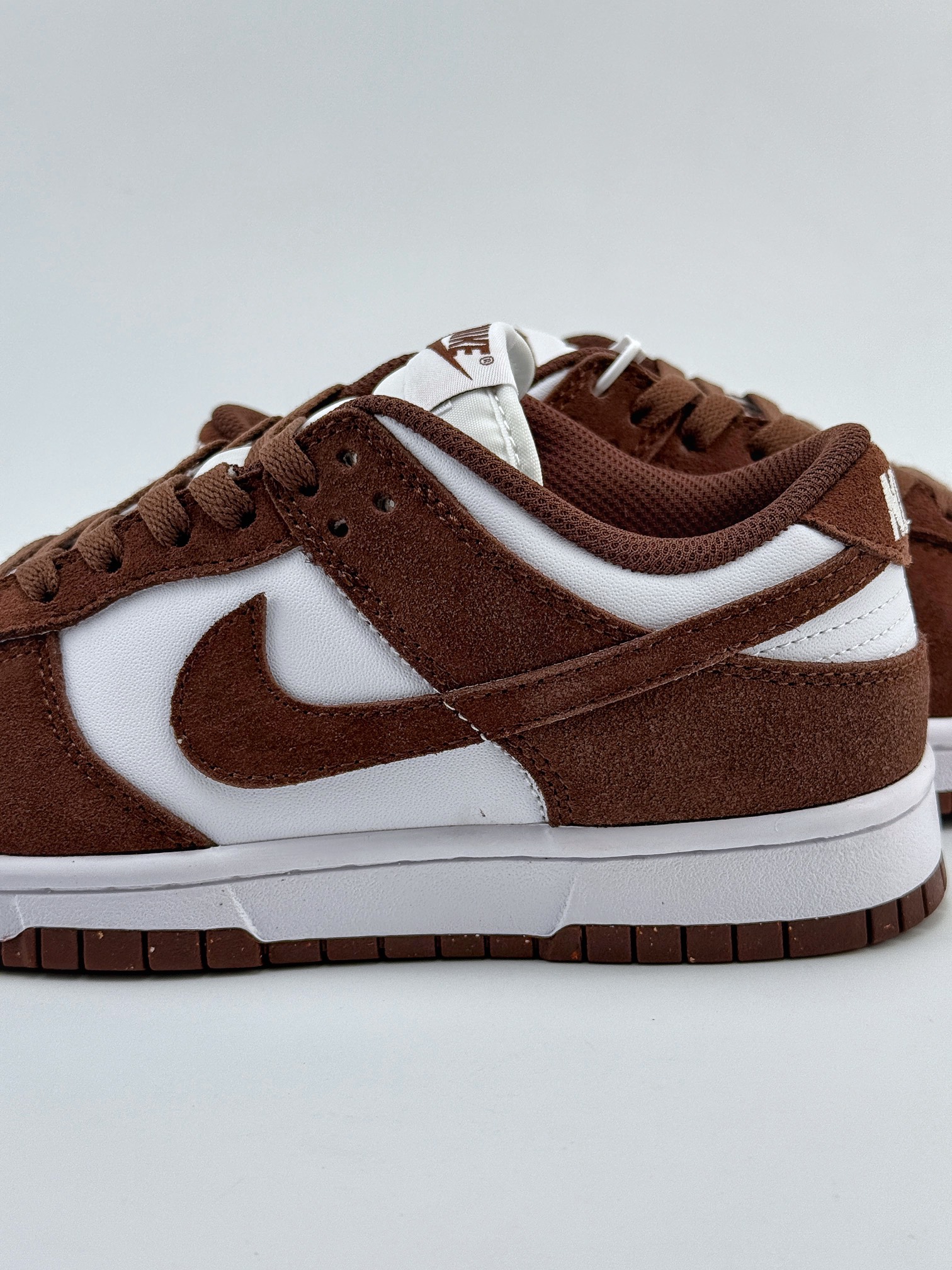 Nike SB Dunk Low 白褐 HJ7673-001