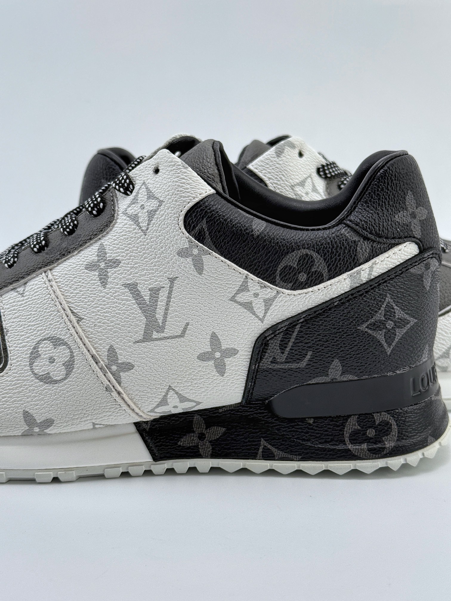 Louis Vuitton Archlight Sneakers 探视系列真皮拼色复古老爹风休闲运动鞋