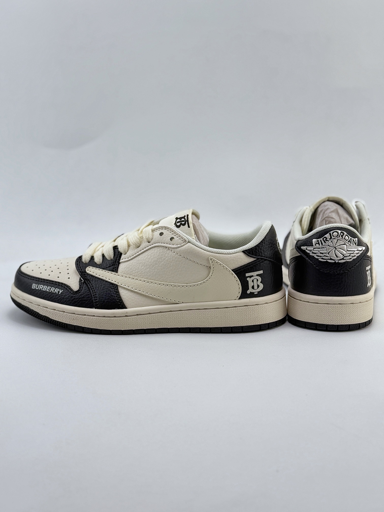 Travis Scott x Nike Air Jordan 1 Low x Burbrry 米黑 Air Jordan 1 Low 反转米黑倒钩  QY0966-117