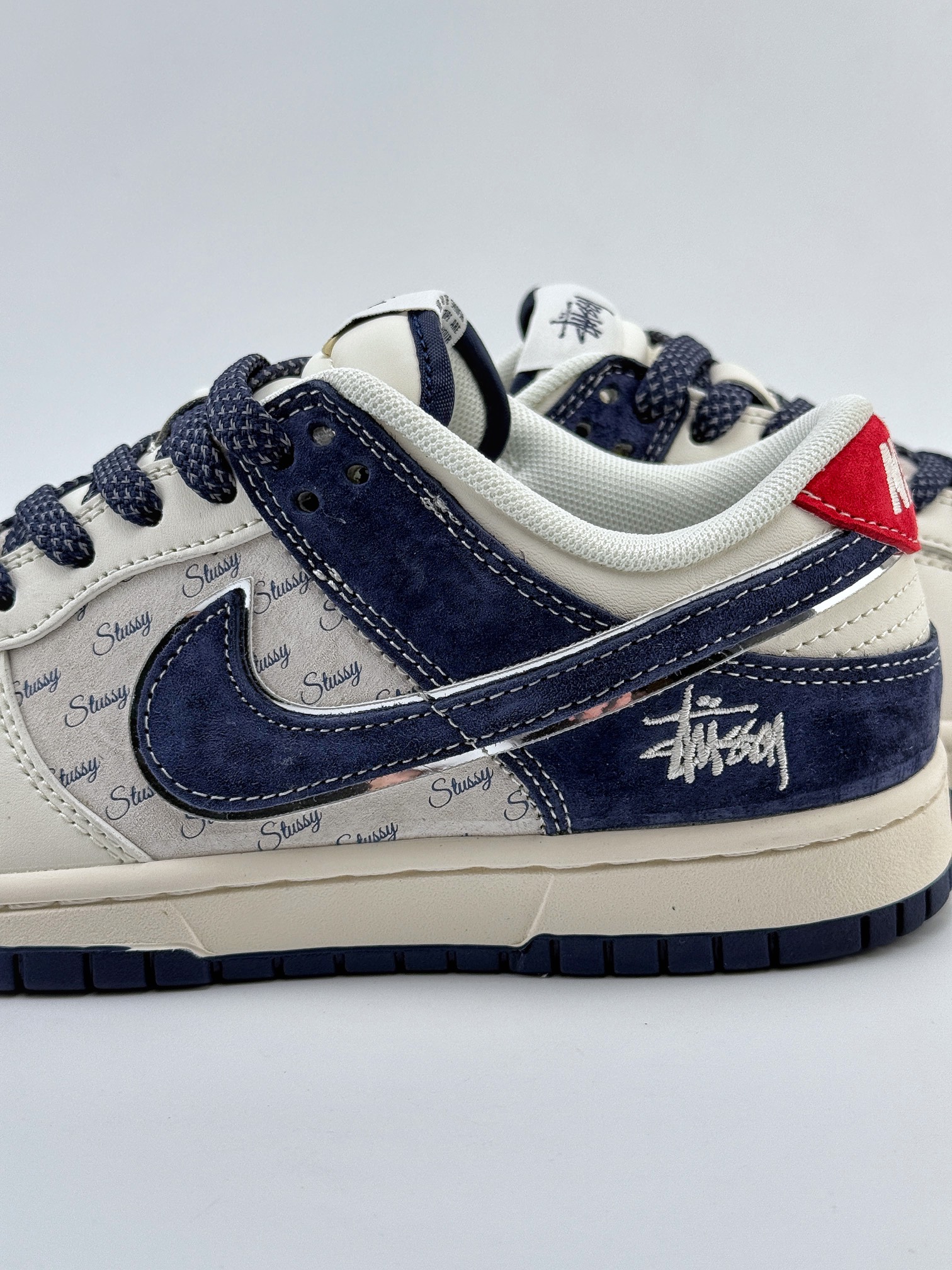 Nike SB Dunk Low x Stussy 白红蓝小钩满天星  XX2025-609