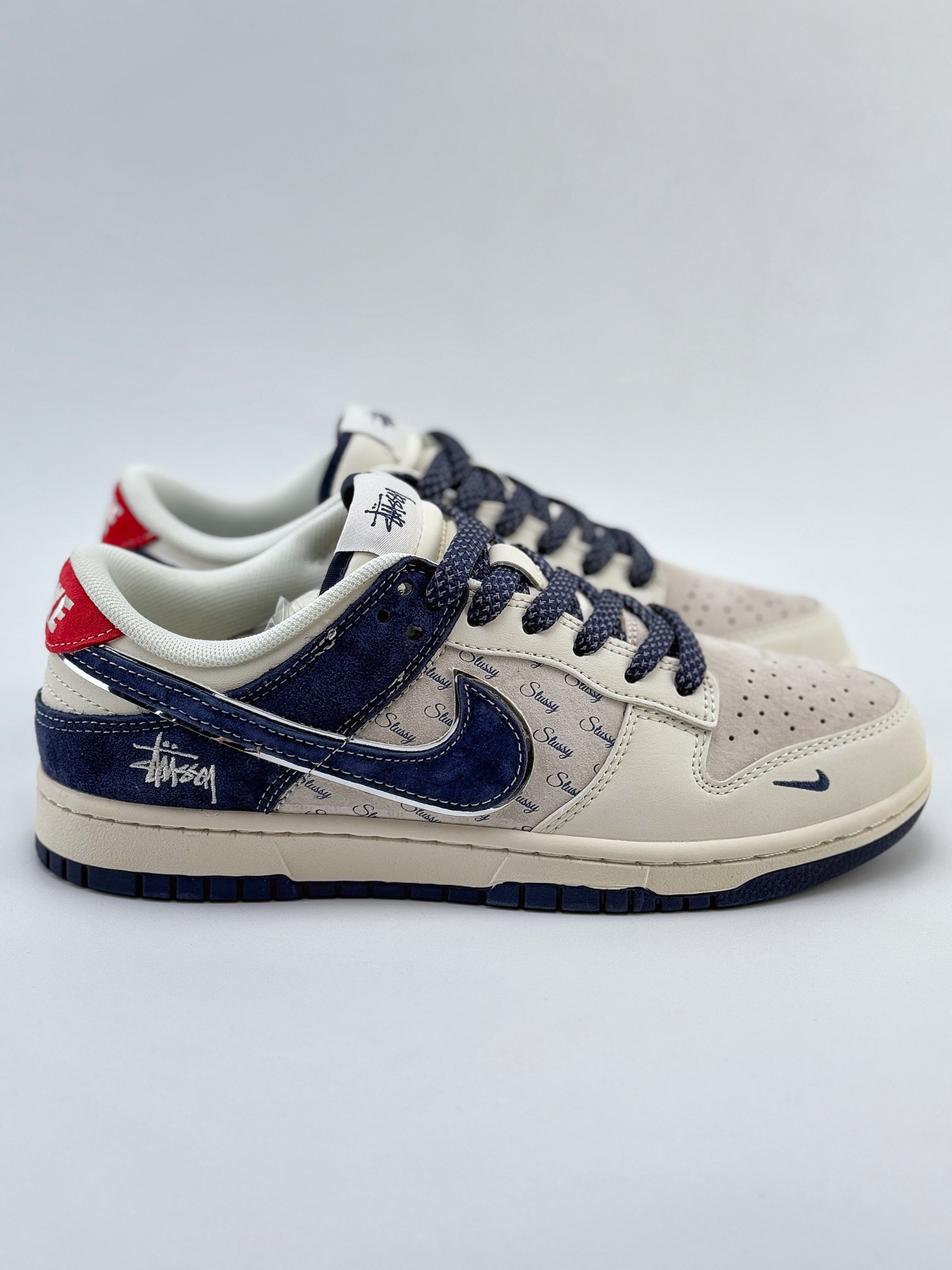 Nike SB Dunk Low x Stussy 白红蓝小钩满天星  XX2025-609