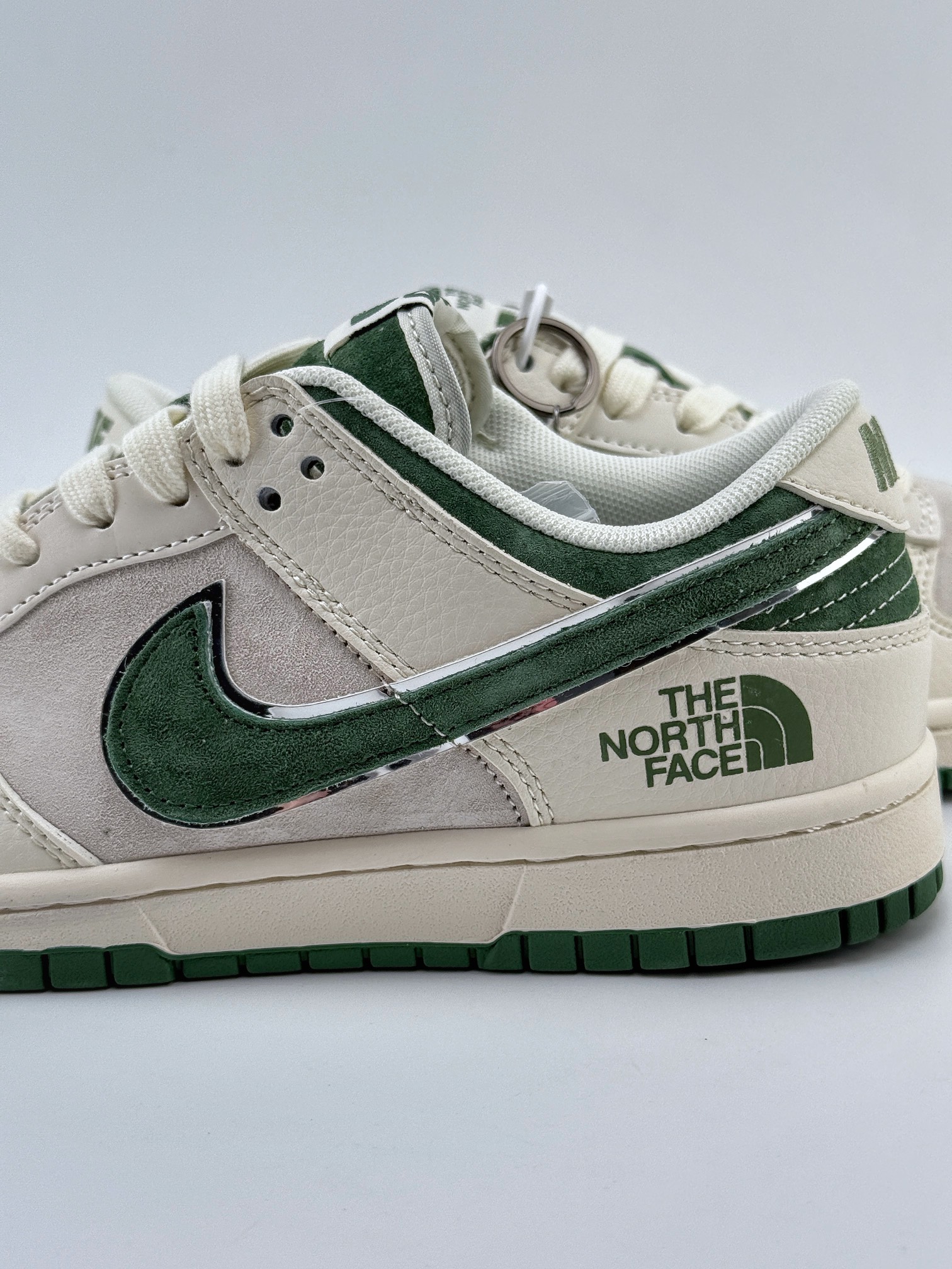 Nike SB Dunk Low x The North Face 白绿小钩  DQ1098-511