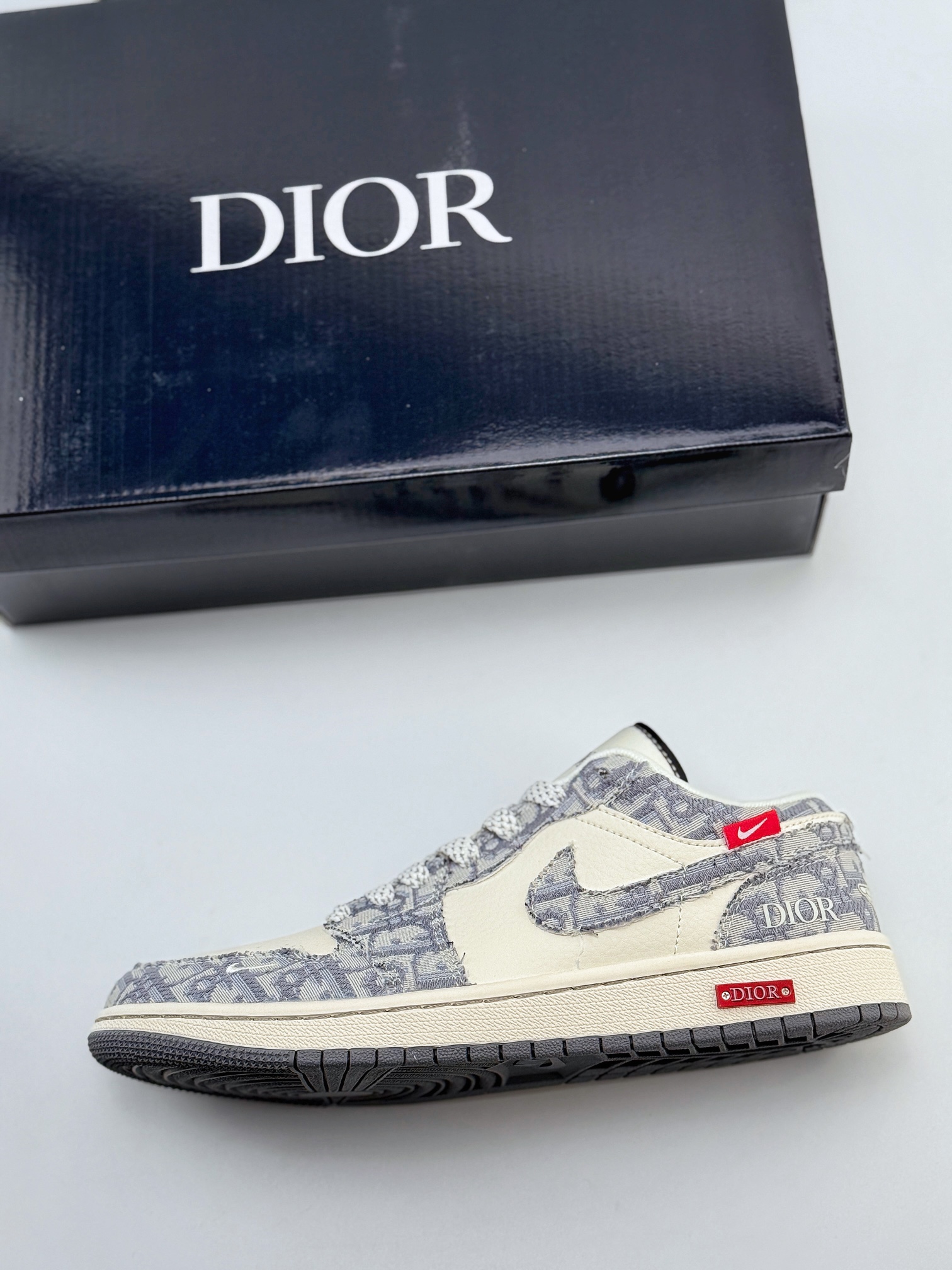 Air Jordan 1 Retro Low x Dior 白浅灰 SJ9950-037