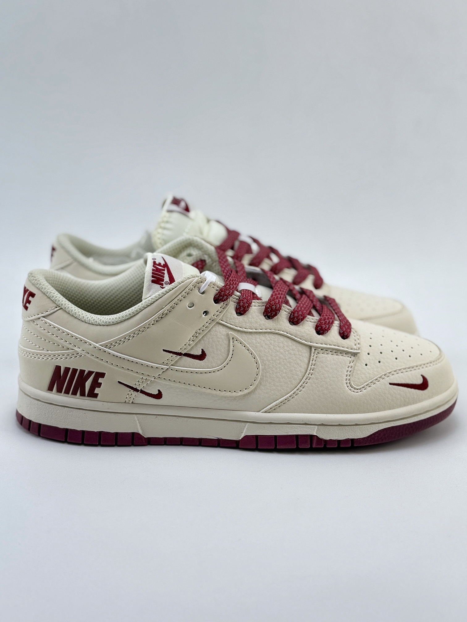 NIKE SB Dunk Low 米红三小钩满天星 NK5639-322