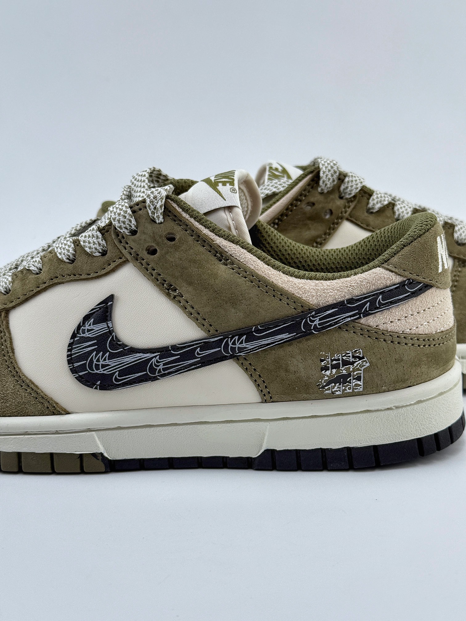 Nike SB Dunk Low x UNDEFDATED 米绿翻毛 多重黑钩  DJ2024-037