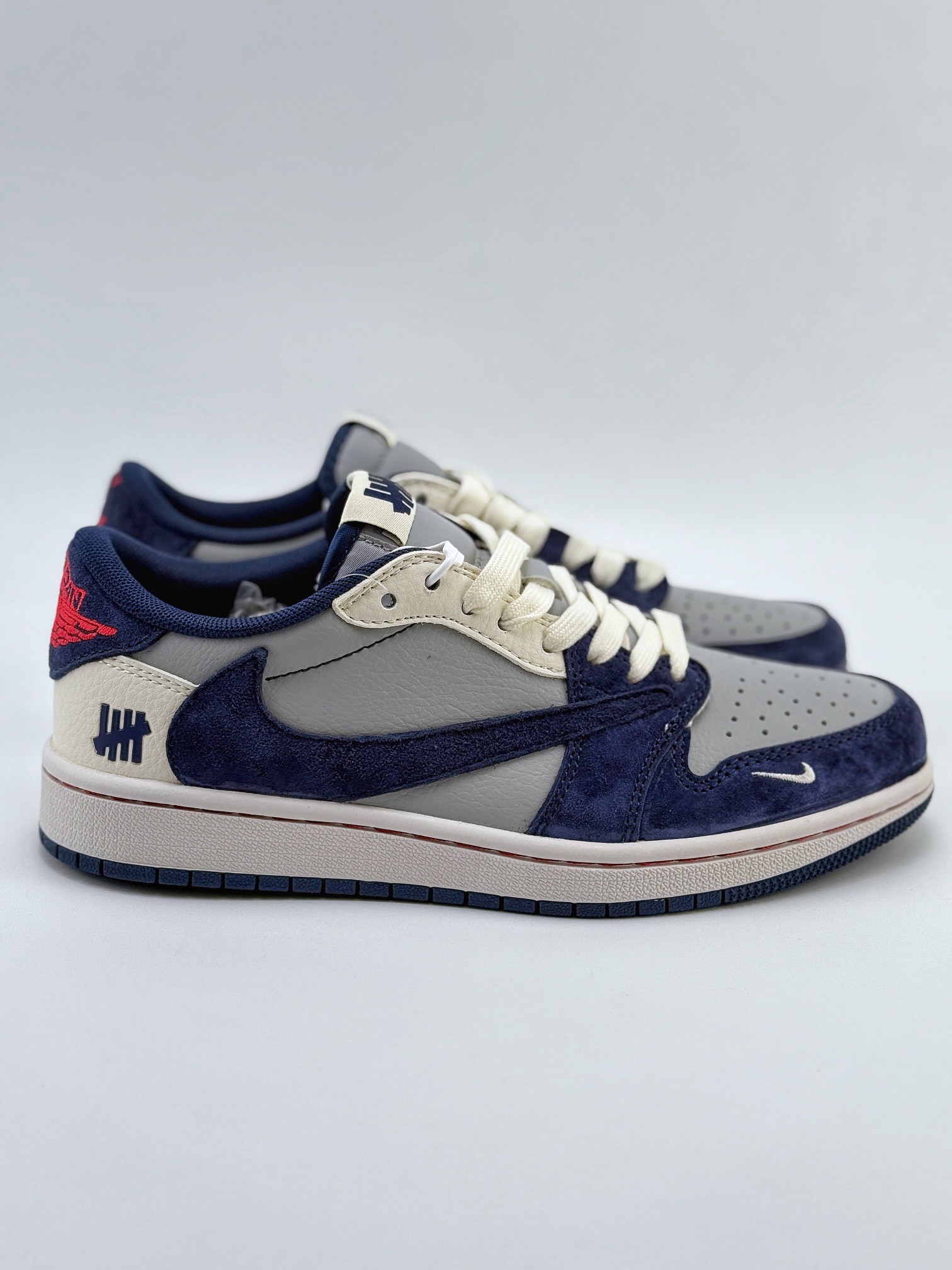 Travis Scott x Nike Air Jordan 1 Low x UNDEFEATED Air Jordan 1 Low 反转米灰蓝小钩倒钩  CF3688-026