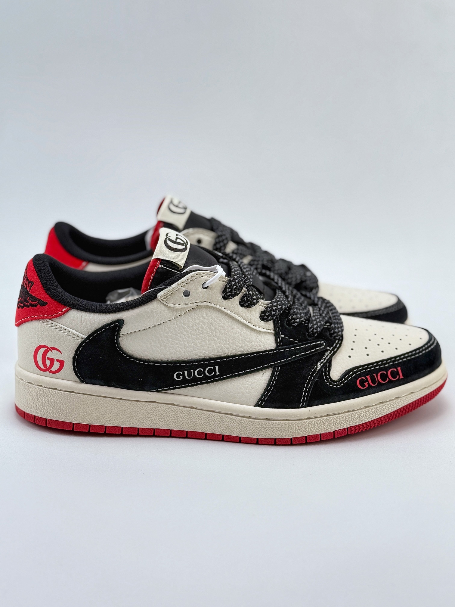 Travis Scott x Nike Air Jordan 1 Low x GUCCI Air Jordan 1 Low 反转白黑红倒钩  XY2688-123