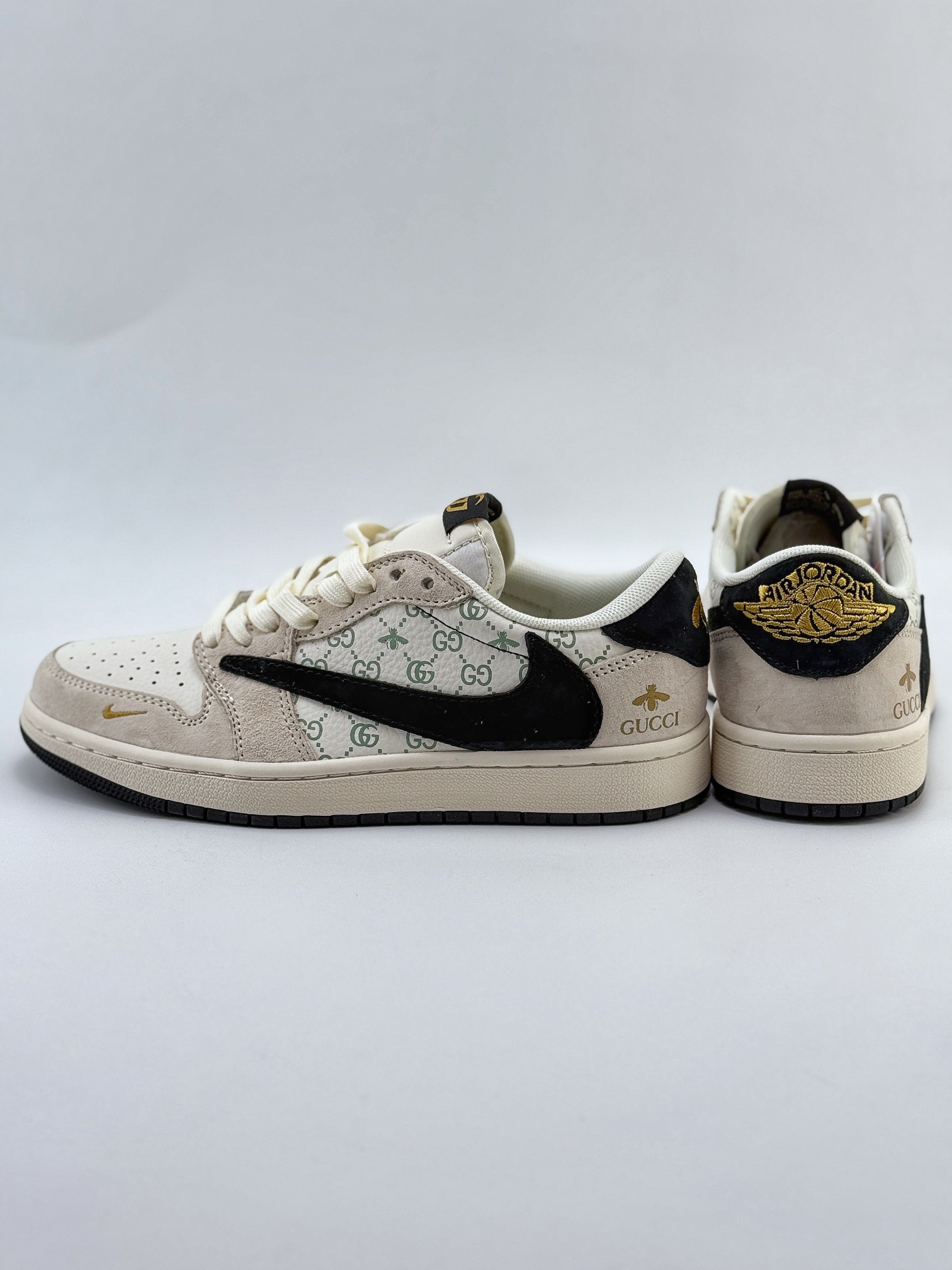 Travis Scott x Nike Air Jordan 1 Low x GUCCI Air Jordan 1 Low 反转米黑金小钩倒钩  SJ2068-106