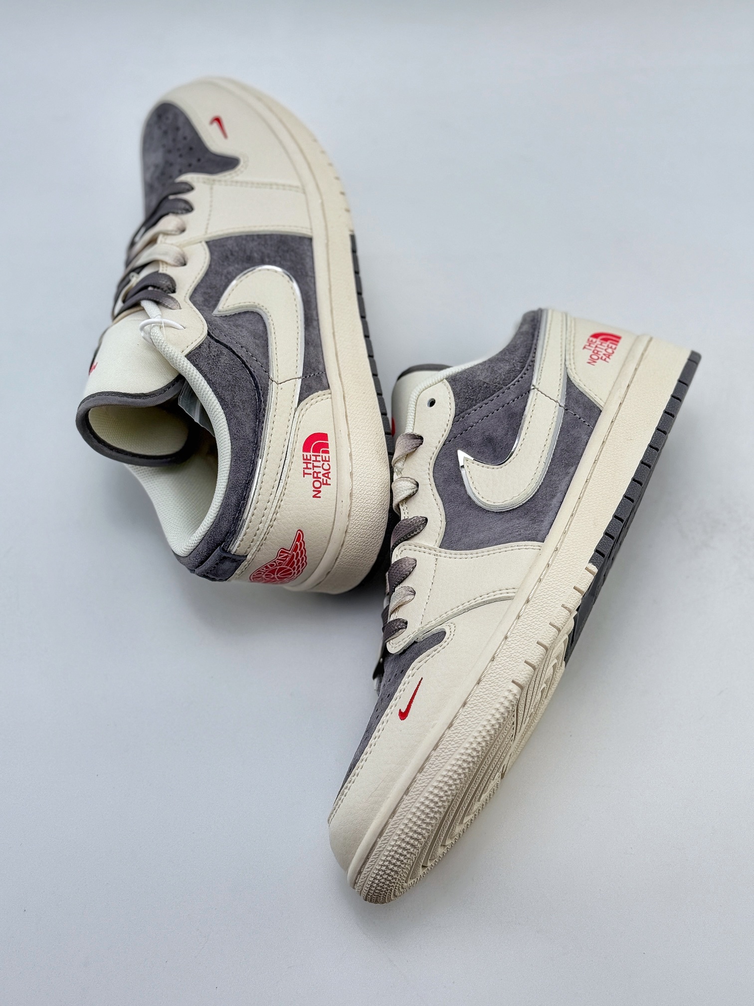 Air Jordan 1 Retro Low x The North Face 米灰红小钩   SJ9950-039