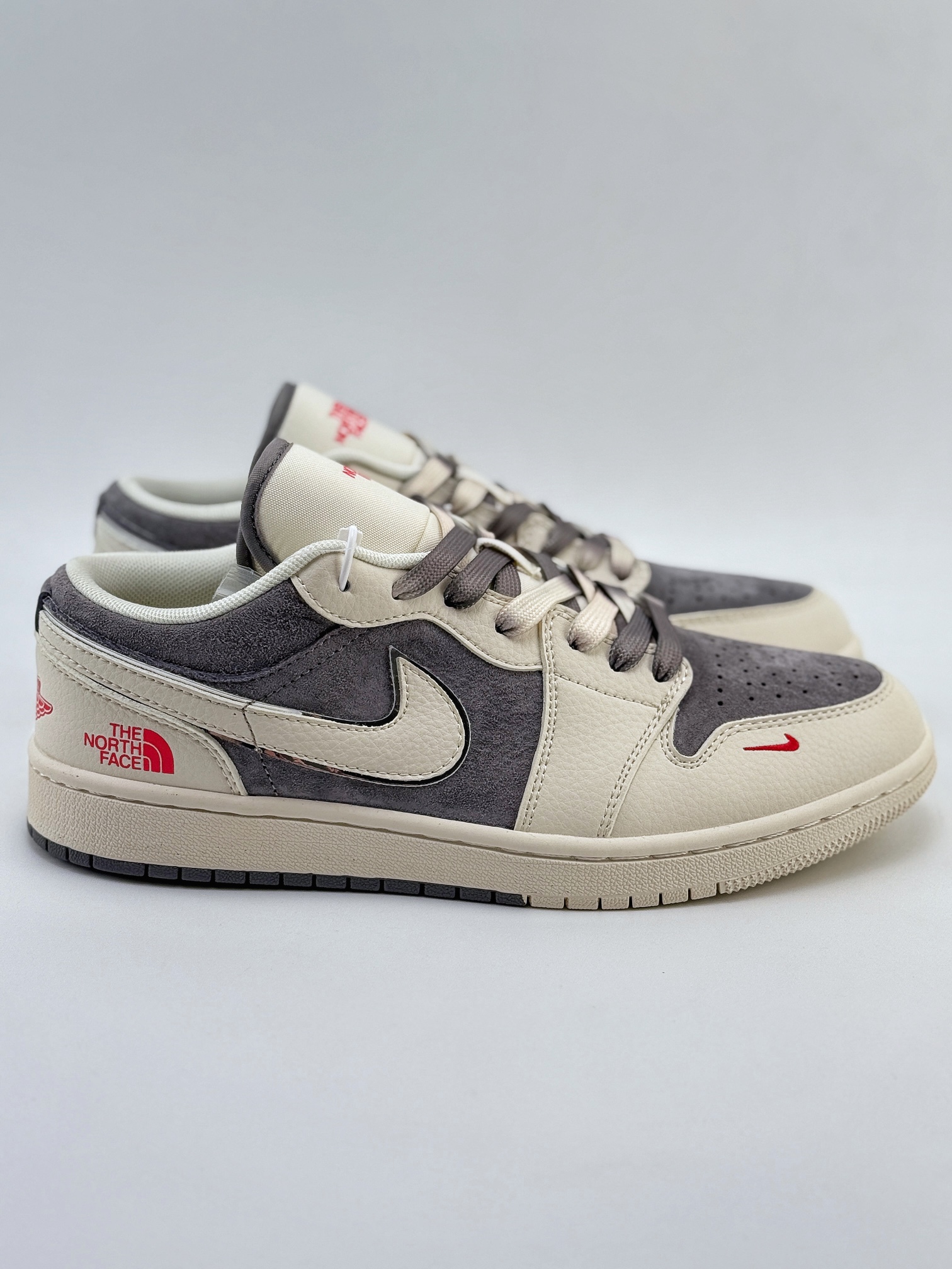 Air Jordan 1 Retro Low x The North Face 米灰红小钩   SJ9950-039