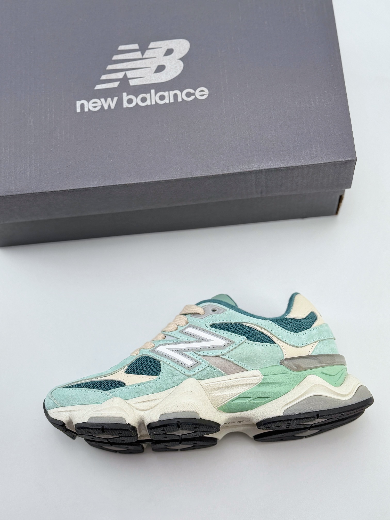 Joe Freshgoods x New Balance 版本 NB9060 联名款 复古休闲运动慢跑鞋  U9060FG