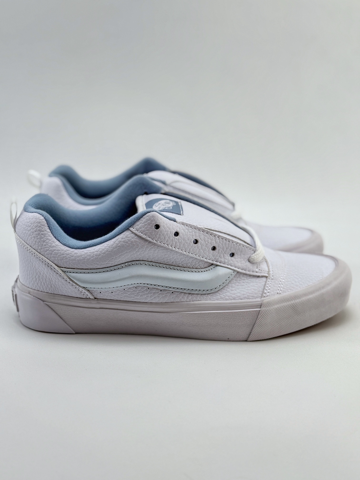 Vans Classics Knu Skool 范斯官方 荔枝纹全白皮面蓝色内里面包鞋