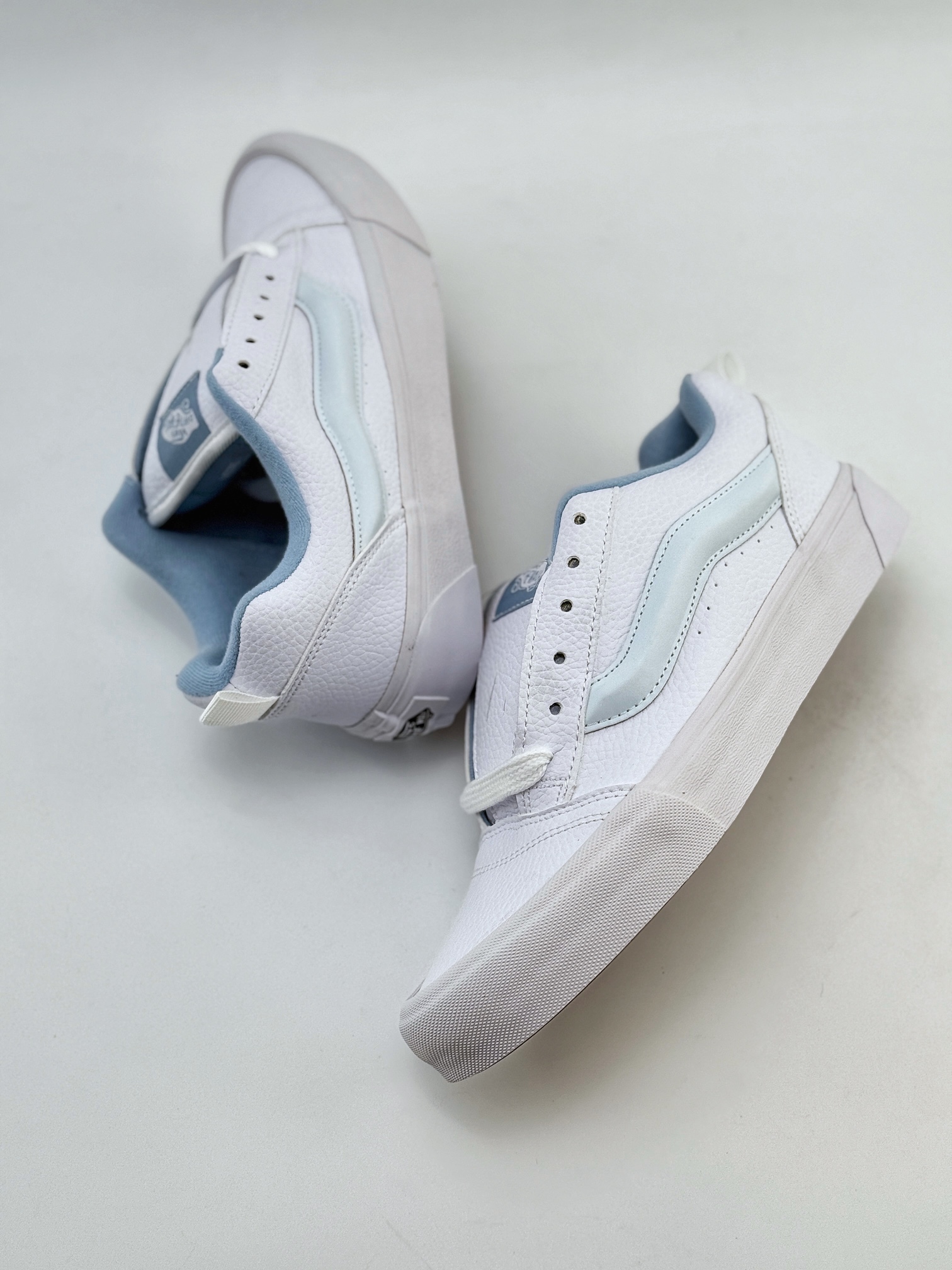 Vans Classics Knu Skool 范斯官方 荔枝纹全白皮面蓝色内里面包鞋