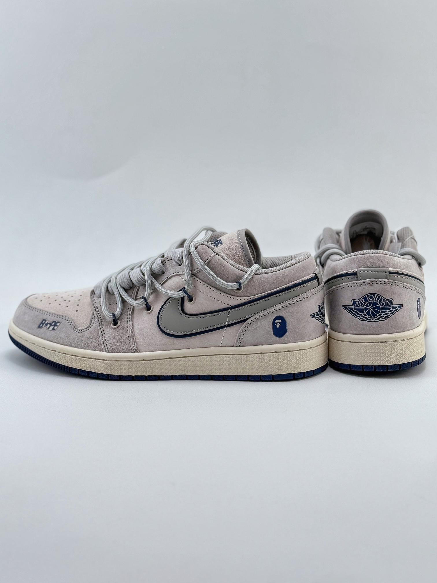 Air Jordan 1 Retro Low x Bape 米翻毛灰蓝绑带  SJ9950-019