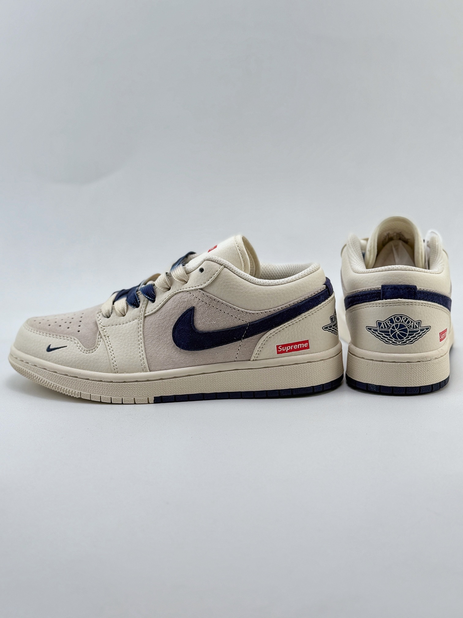 Air Jordan 1 Retro Low x Supreme 米红蓝小钩  SJ9950-020