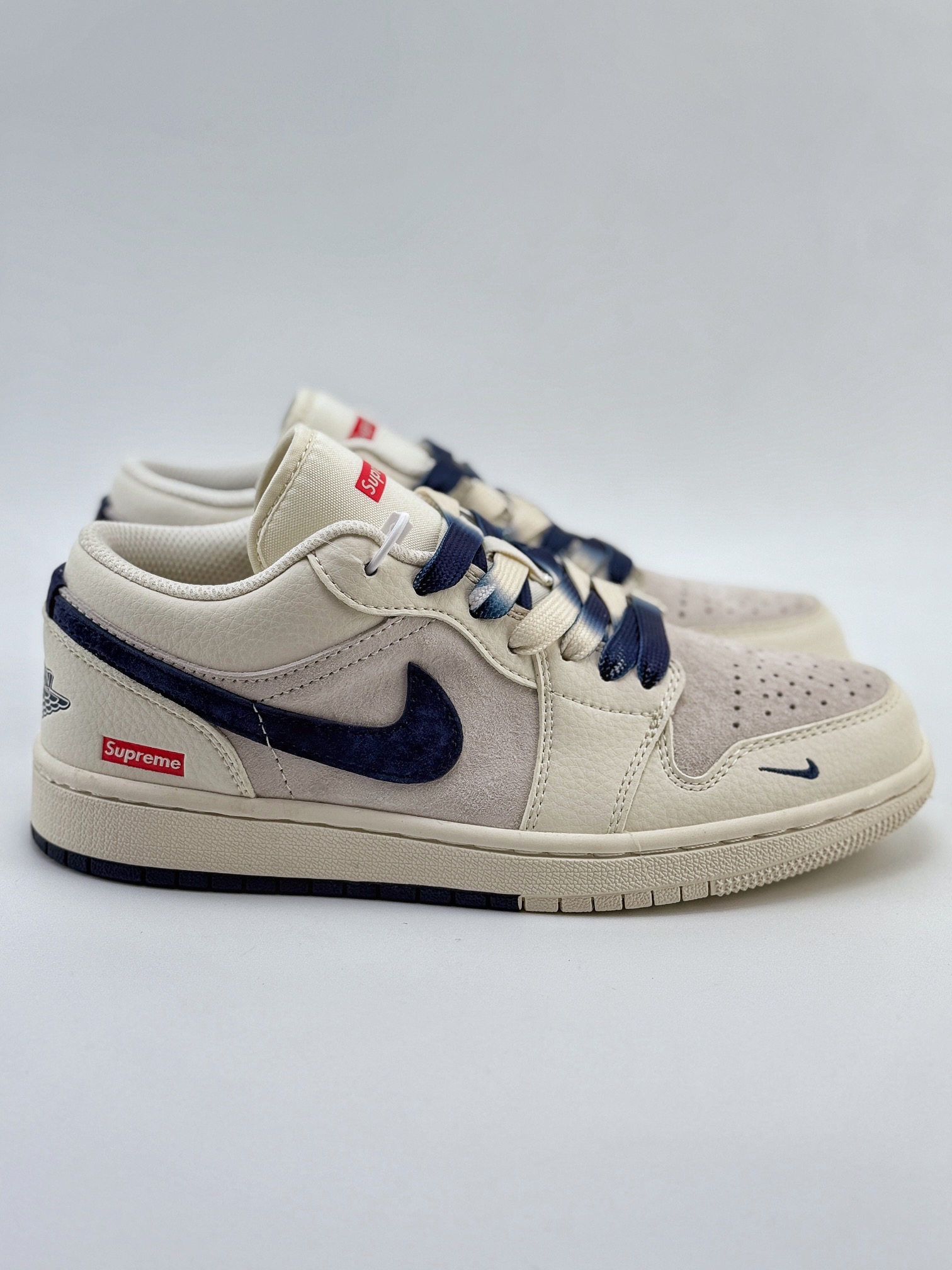 Air Jordan 1 Retro Low x Supreme 米红蓝小钩  SJ9950-020