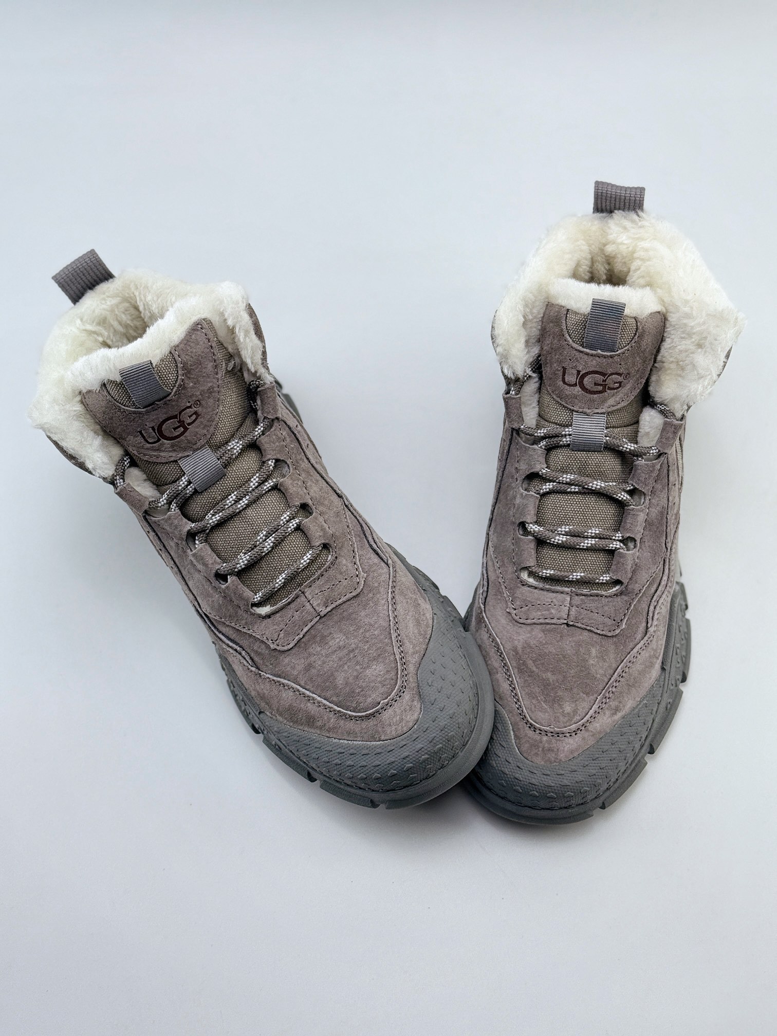 新货UGG 2024秋冬新品 秋冬必备（内里加绒保暖） 时尚休闲马丁靴雪地靴系列