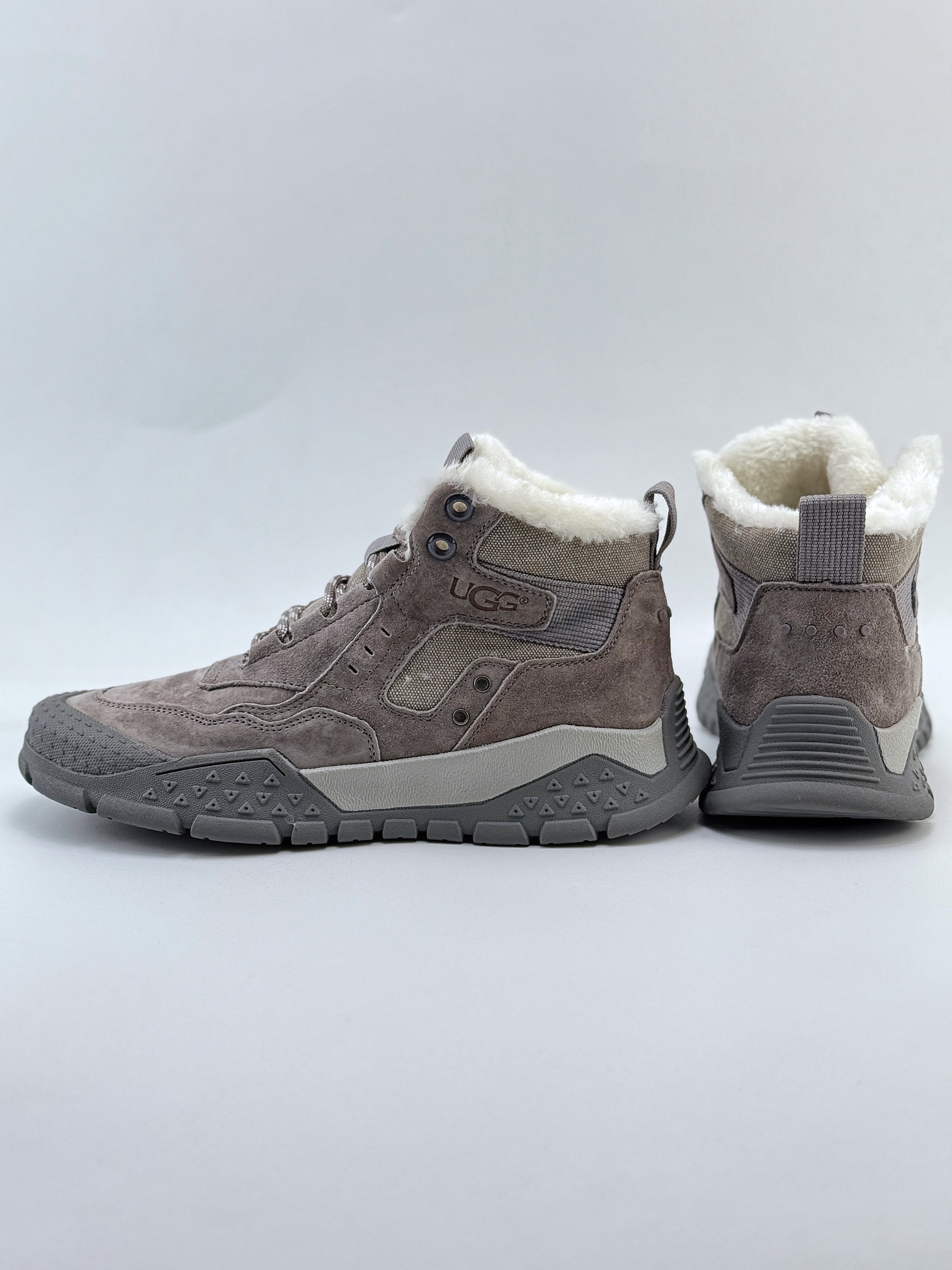 新货UGG 2024秋冬新品 秋冬必备（内里加绒保暖） 时尚休闲马丁靴雪地靴系列