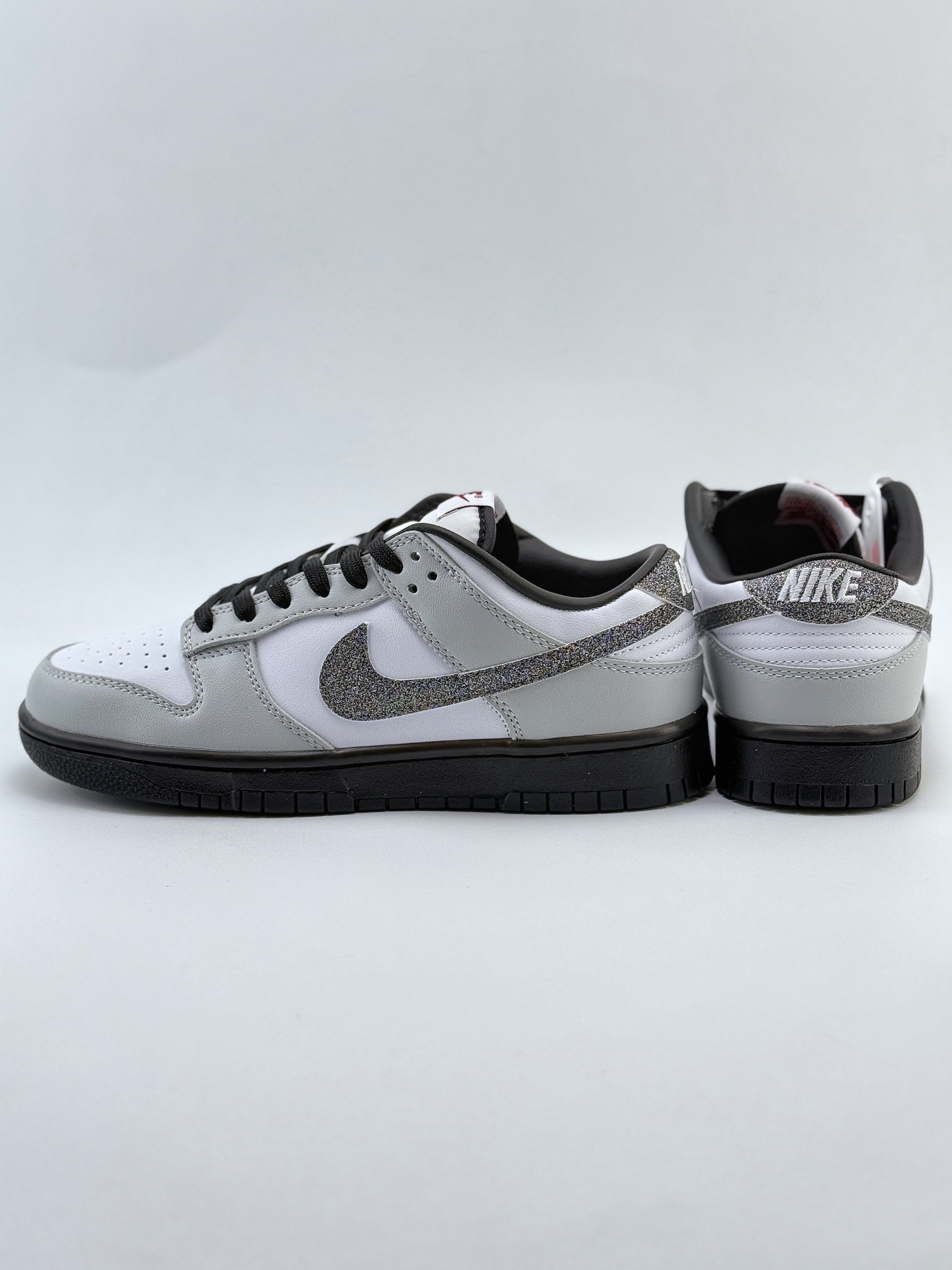 NIKE SB Dunk Low ”Glitter Swoosh” 灰白  HQ3462-191